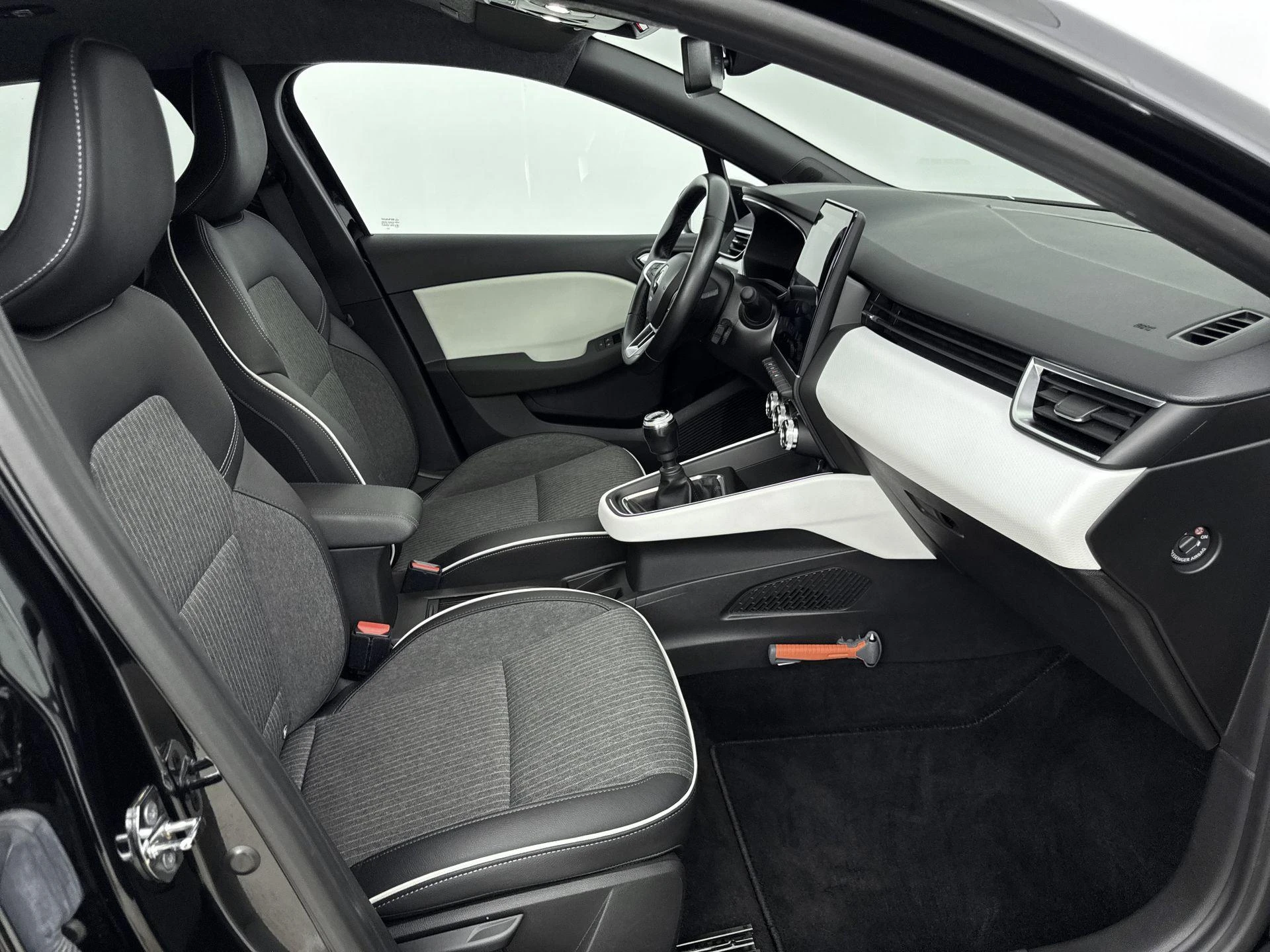 Renault-Clio-image-21