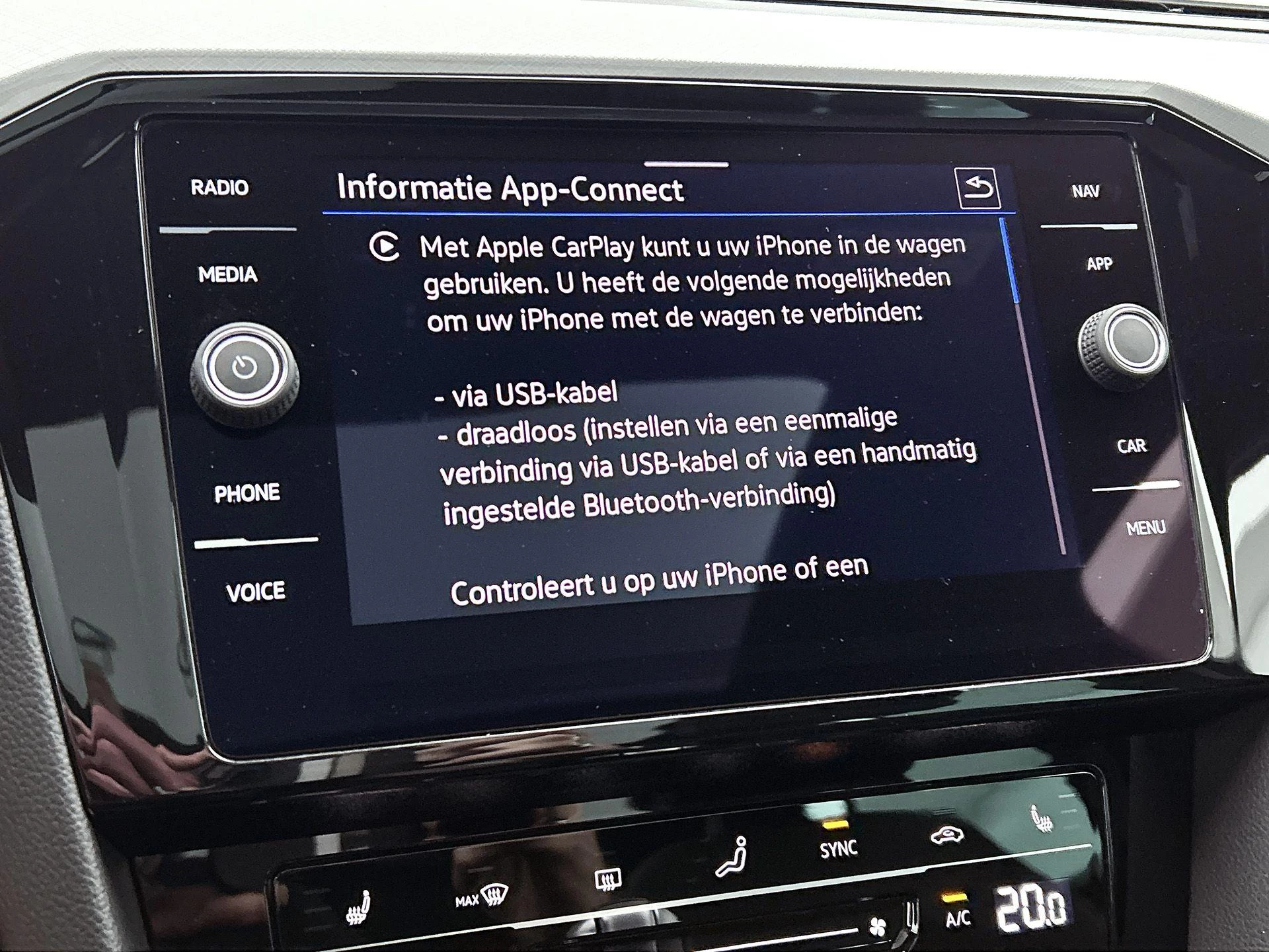 Volkswagen-Passat-image-23
