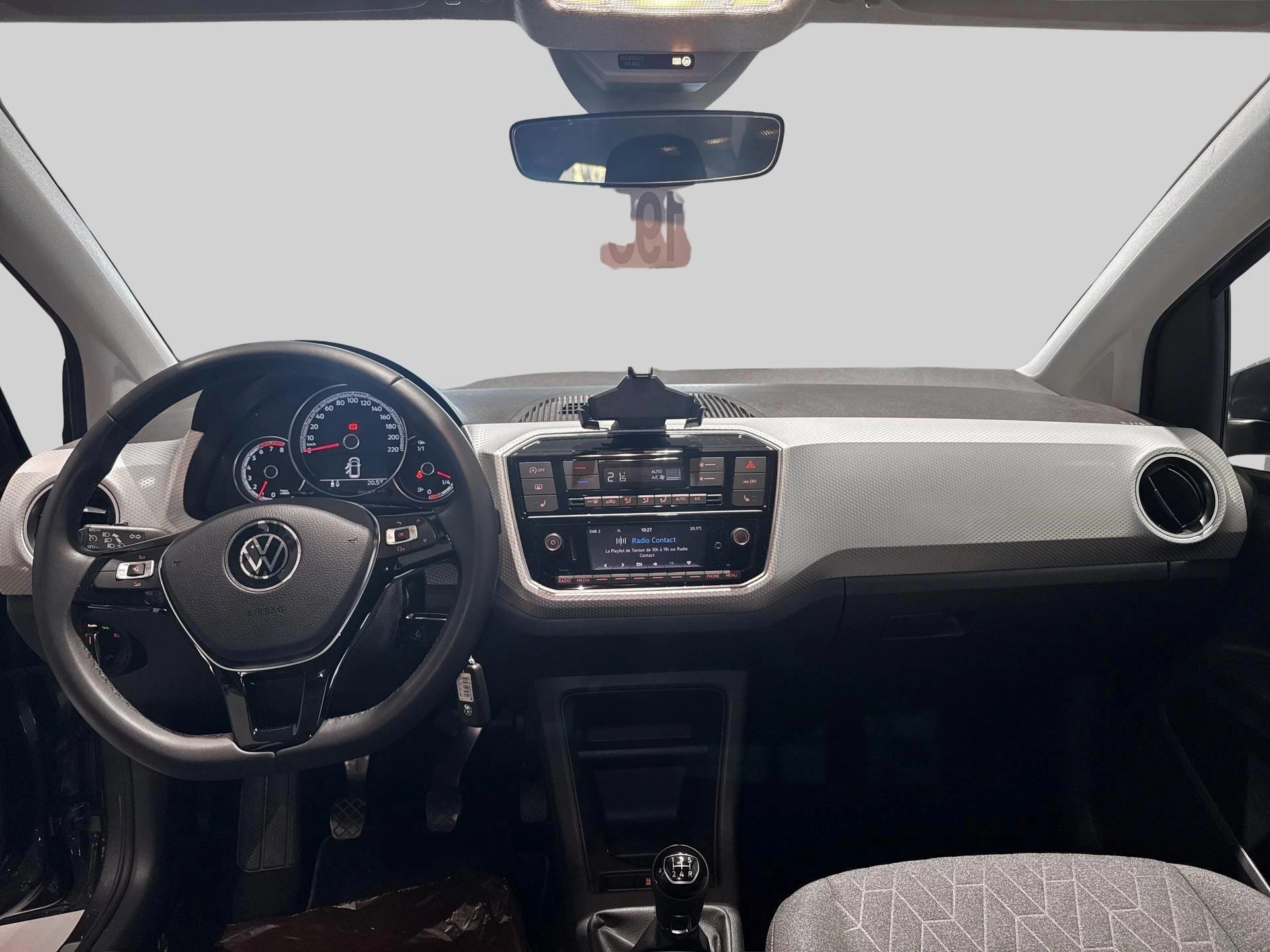 Volkswagen-up!-image-12