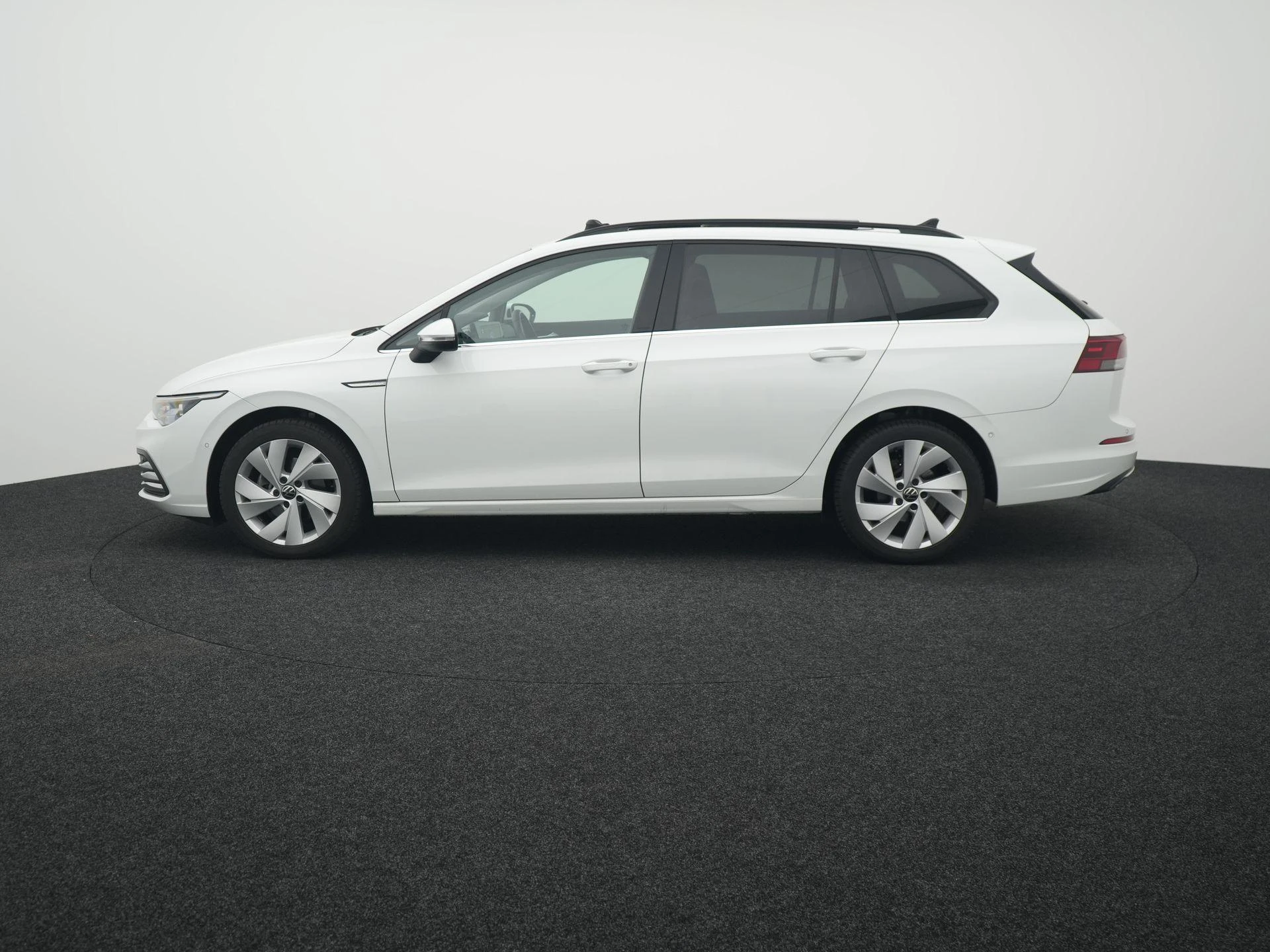 Volkswagen-Golf-image-3