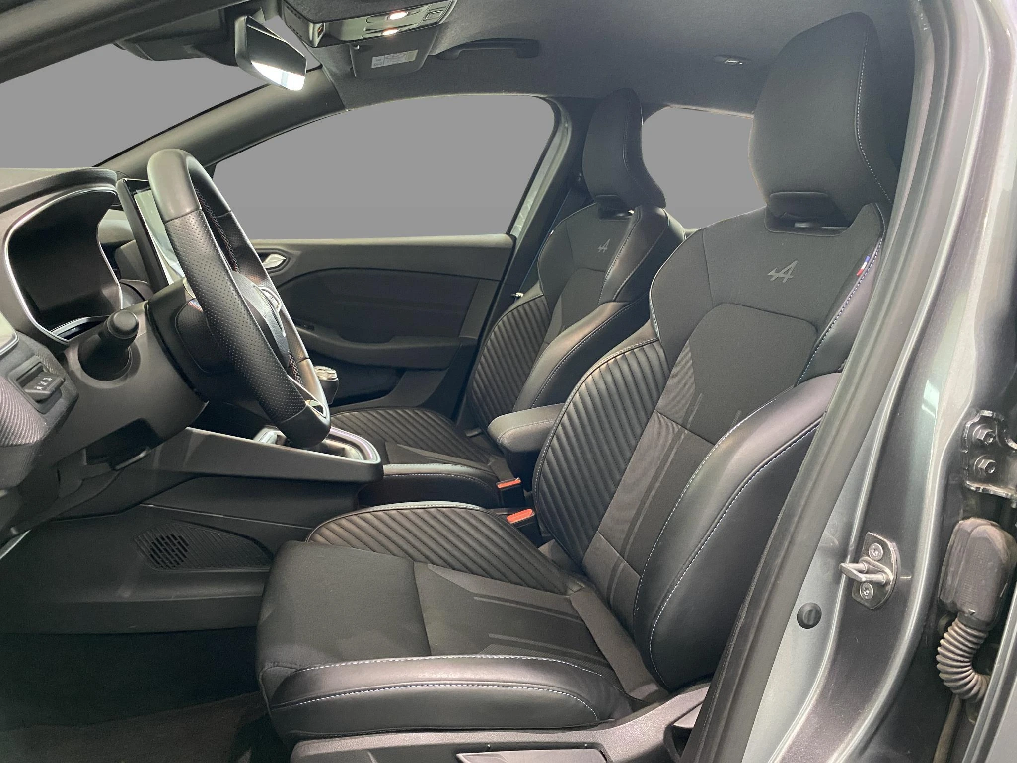 Renault-Clio-image-12