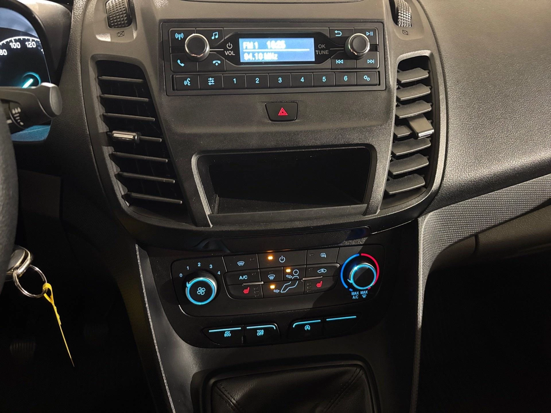 Ford-Transit Connect-image-17