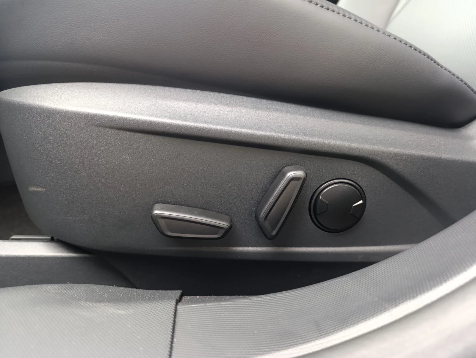 Ford-Mustang Mach-E-image-19