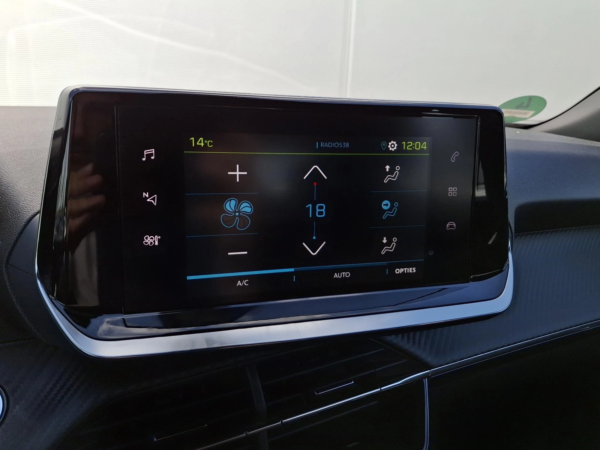 Peugeot e-2008 EV Active 50 kWh