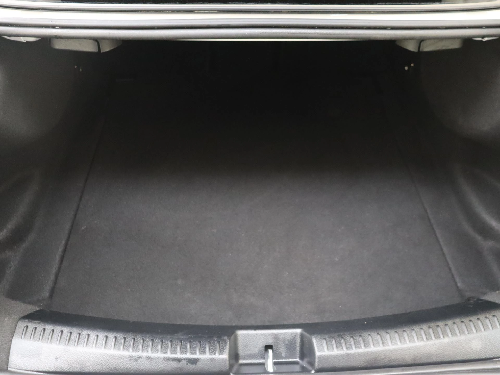 Mercedes-Benz-CLA-image-30