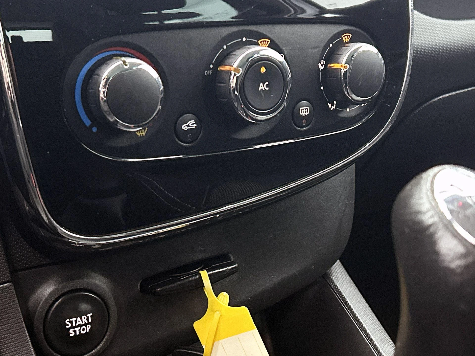 Renault-Clio-image-22