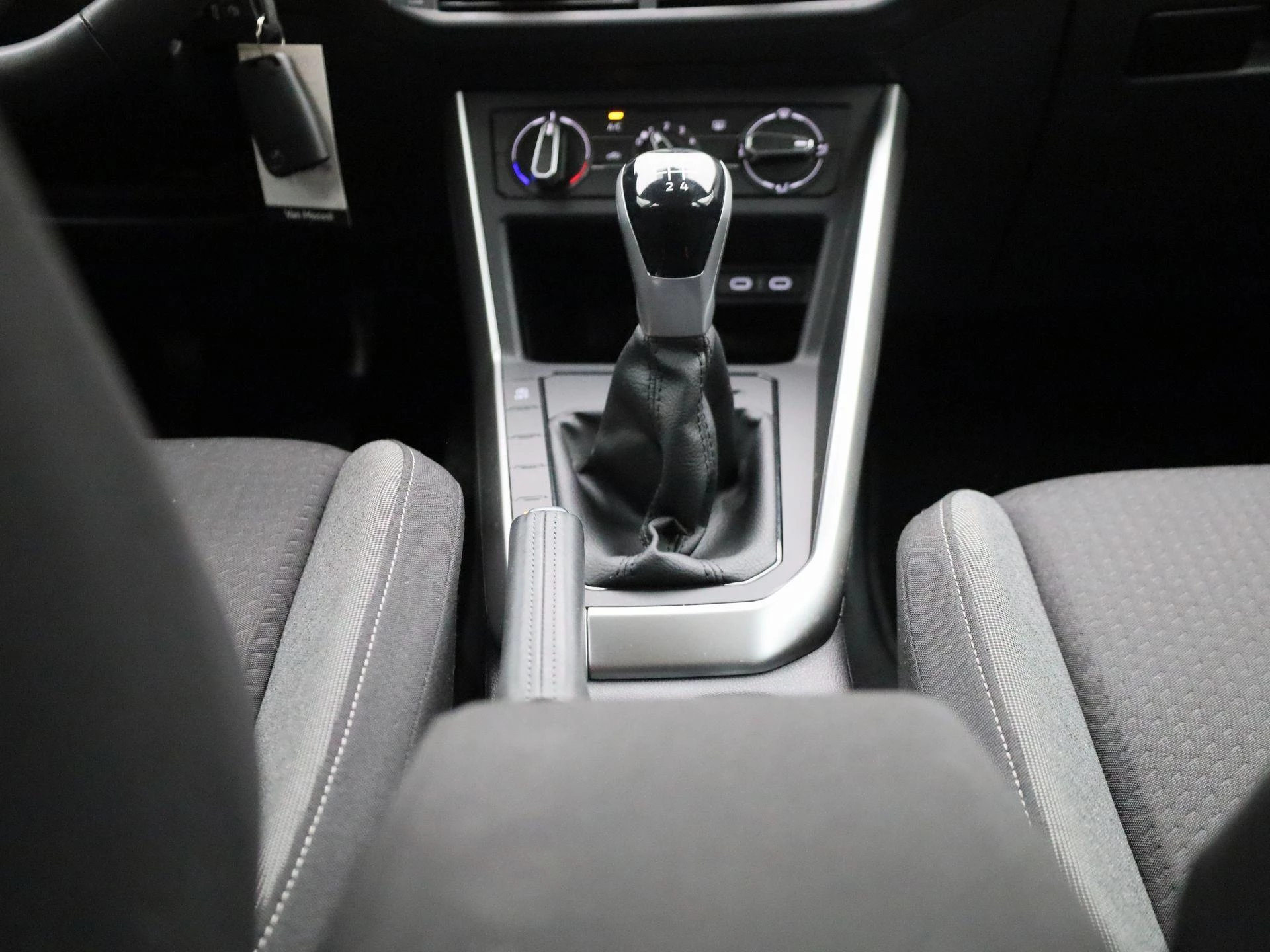 Volkswagen-Taigo-image-9