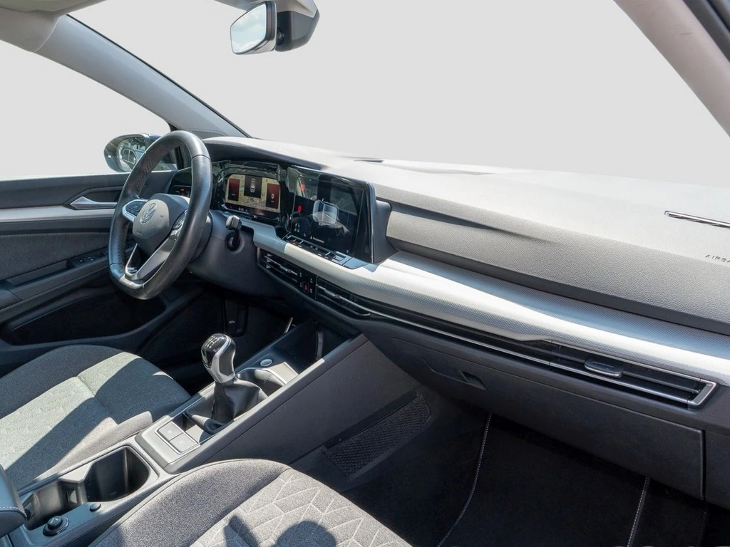 Volkswagen-Golf-image-8