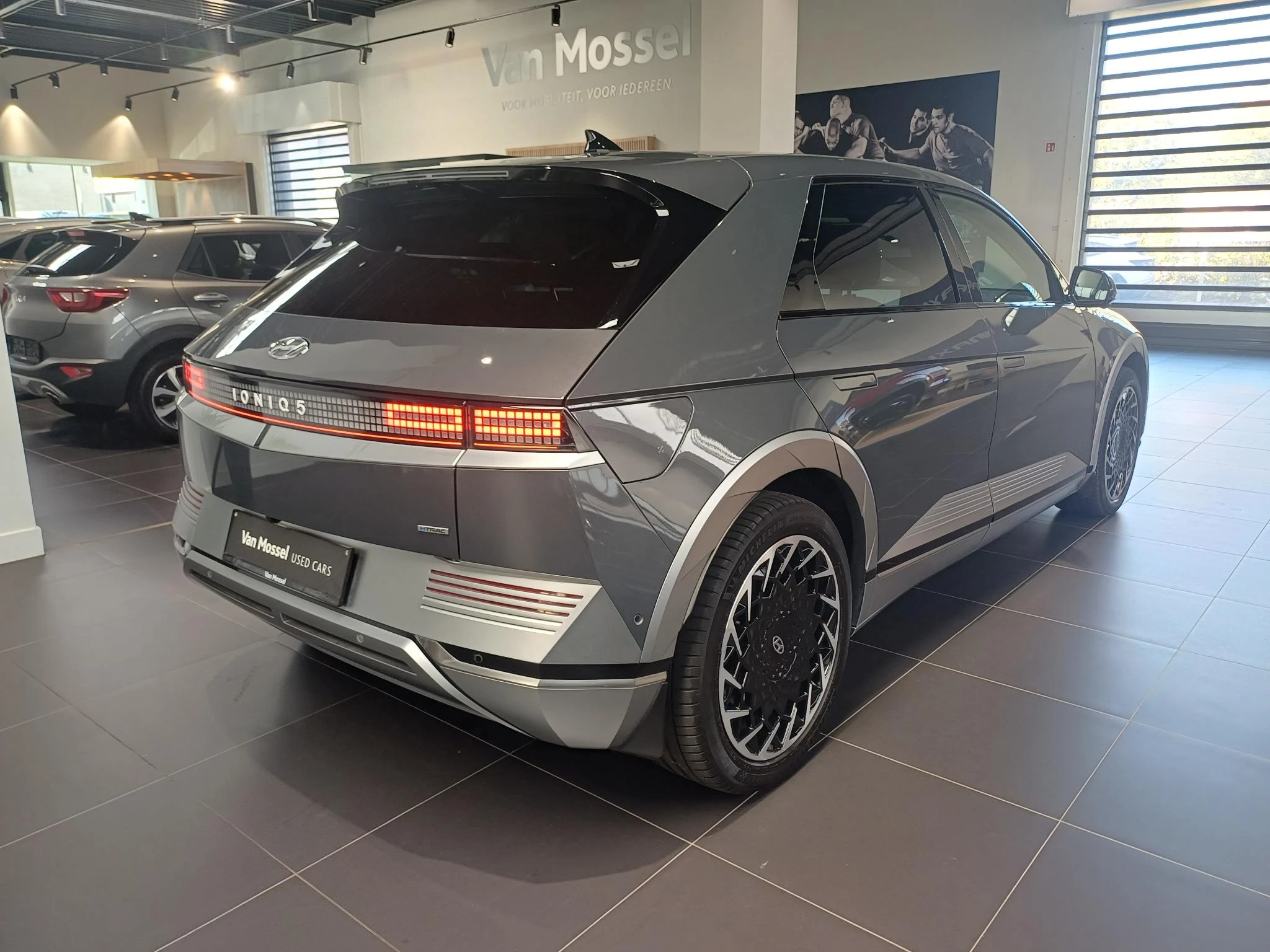 Hyundai-IONIQ 5-image-7