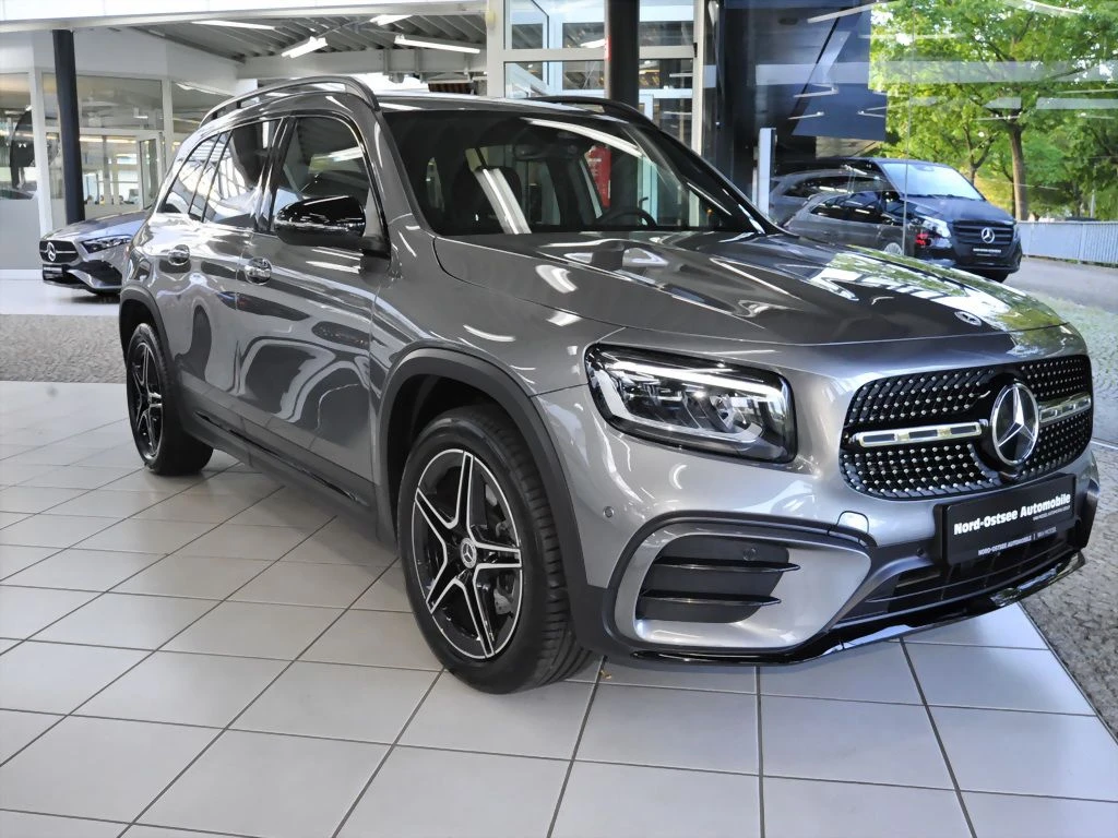 Mercedes-Benz-GLB 200 d-image-4