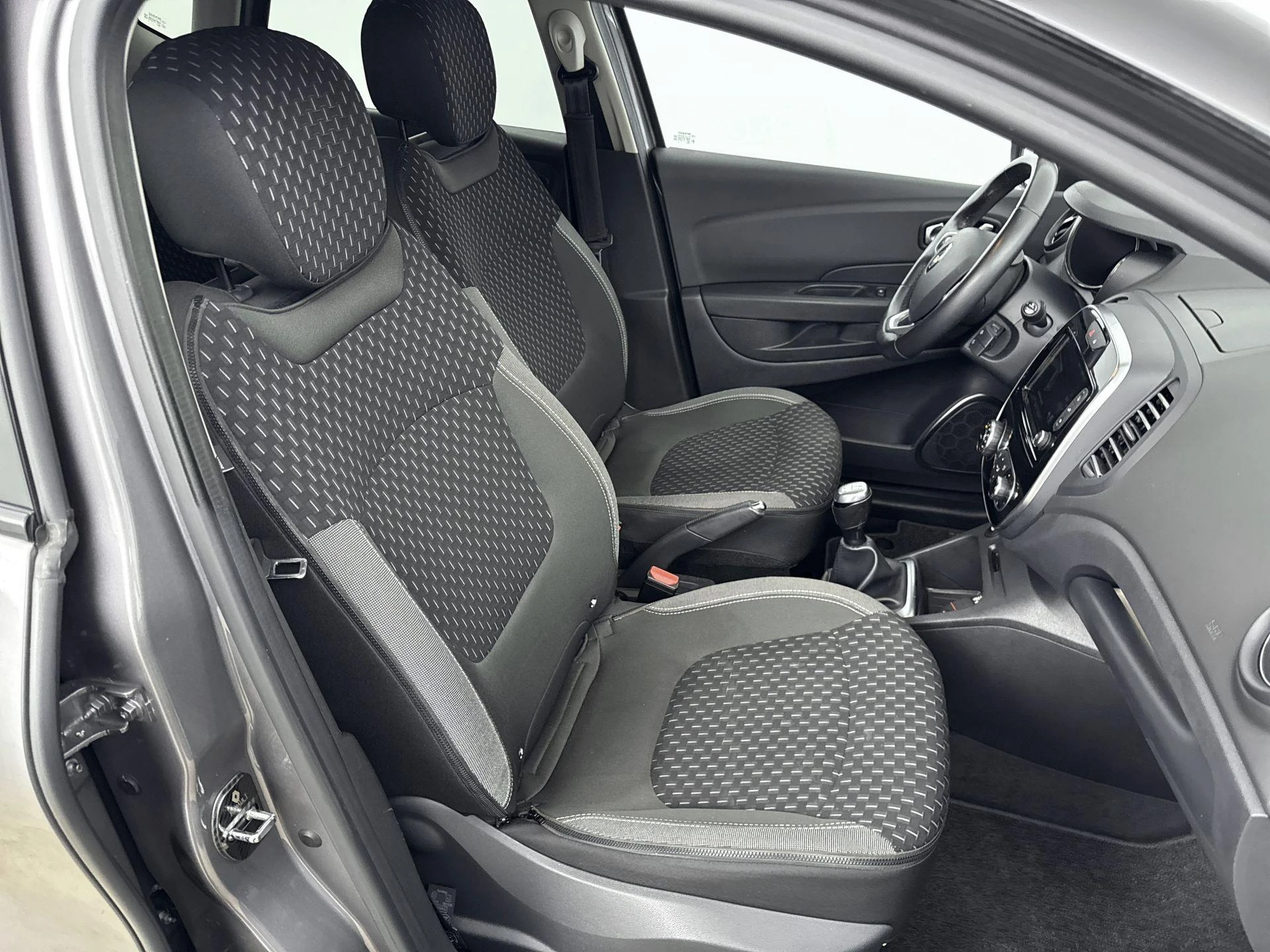 Renault-Captur-image-21