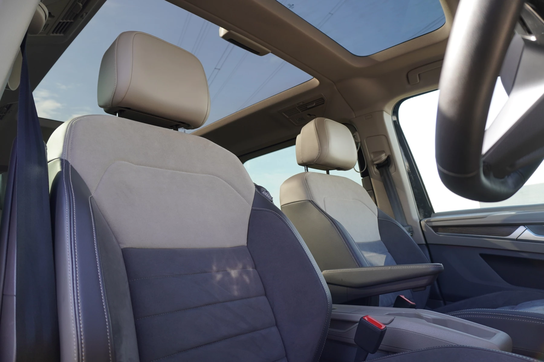 Volkswagen-Multivan-image-38
