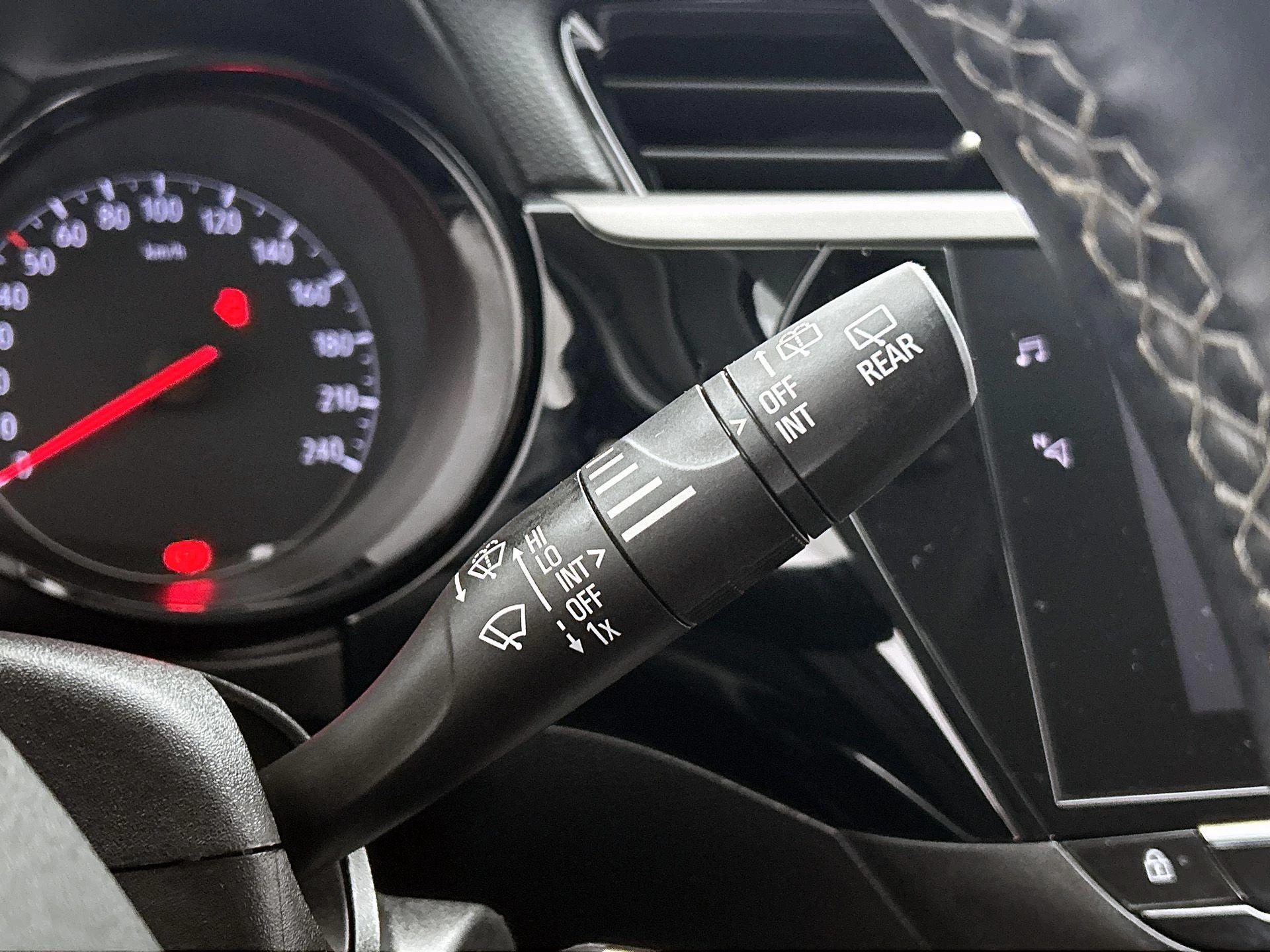 Opel-Corsa-image-7