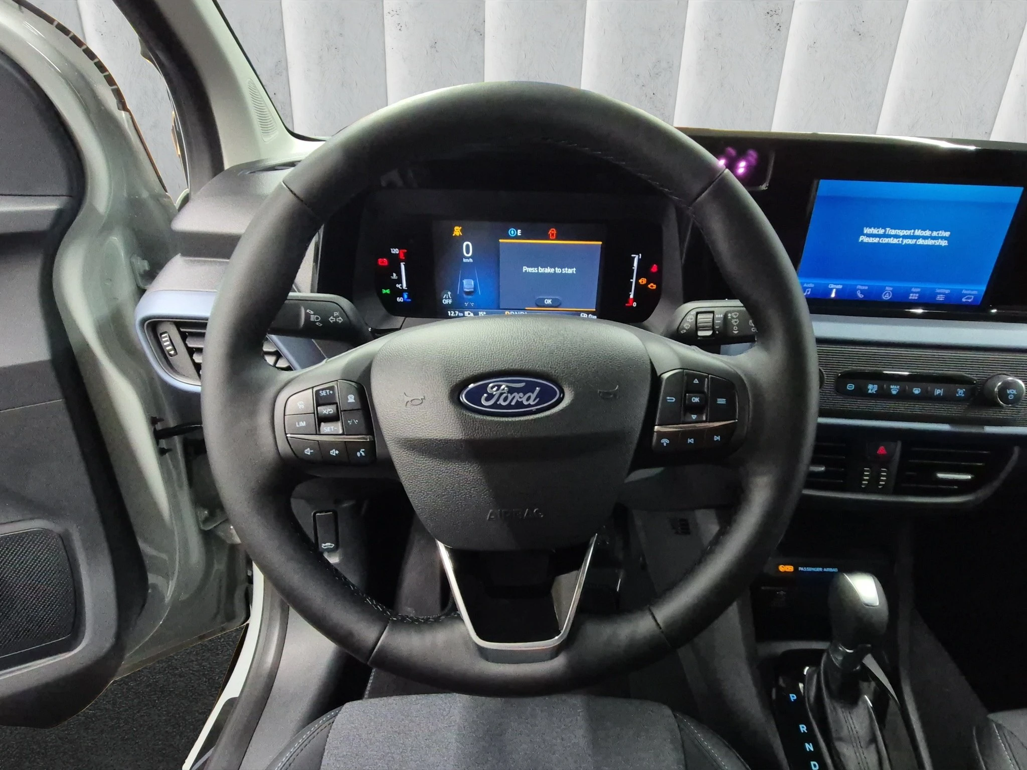 Ford-Transit Courier-image-12