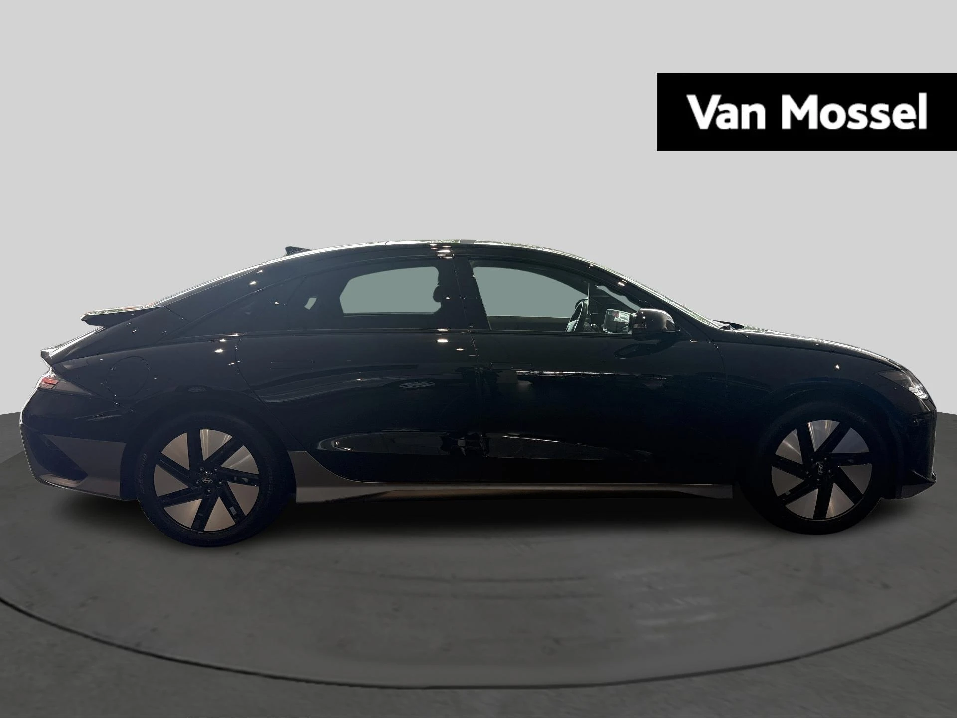 Hyundai-IONIQ 6-image-4