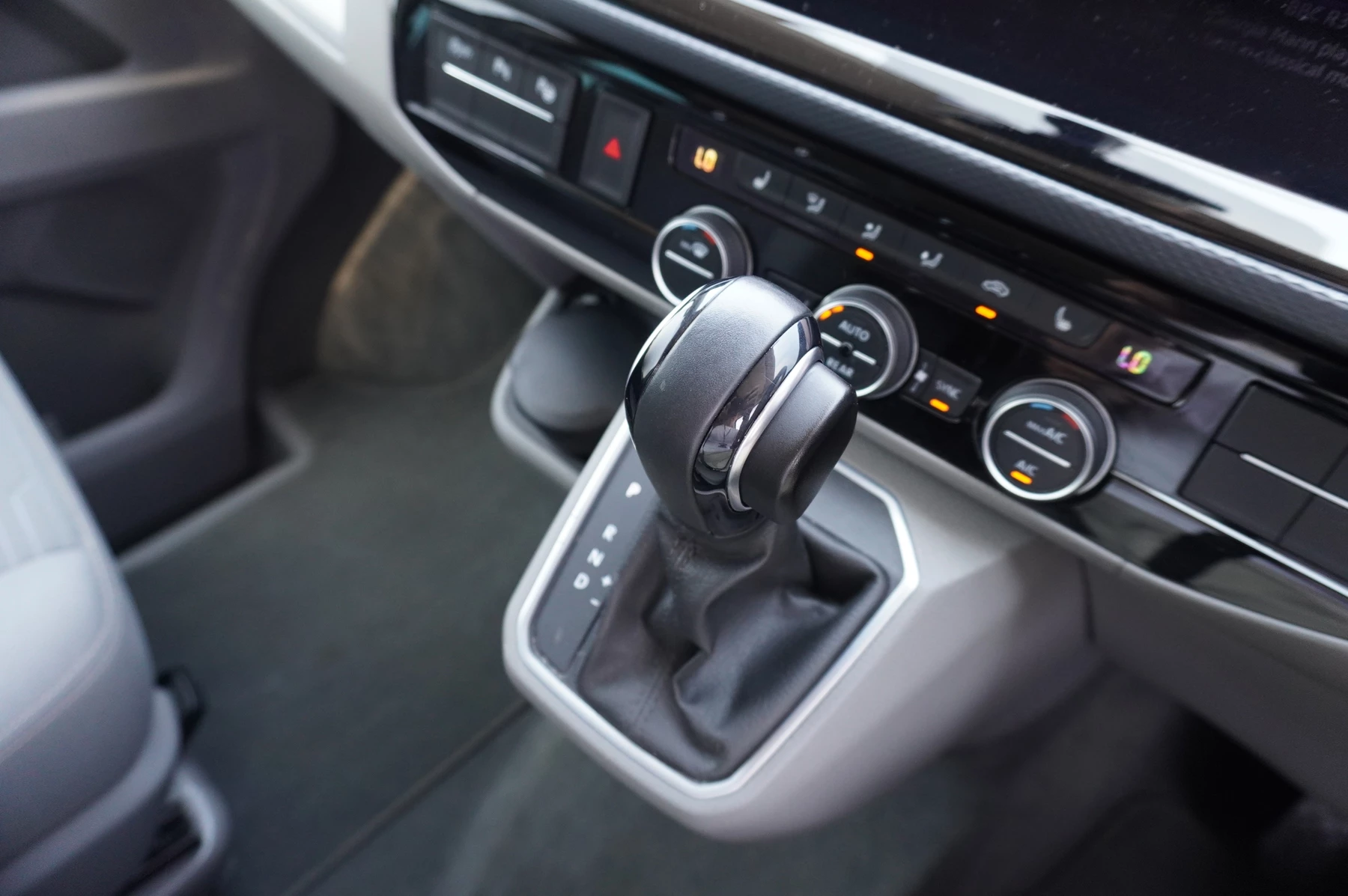 Volkswagen-California-image-26
