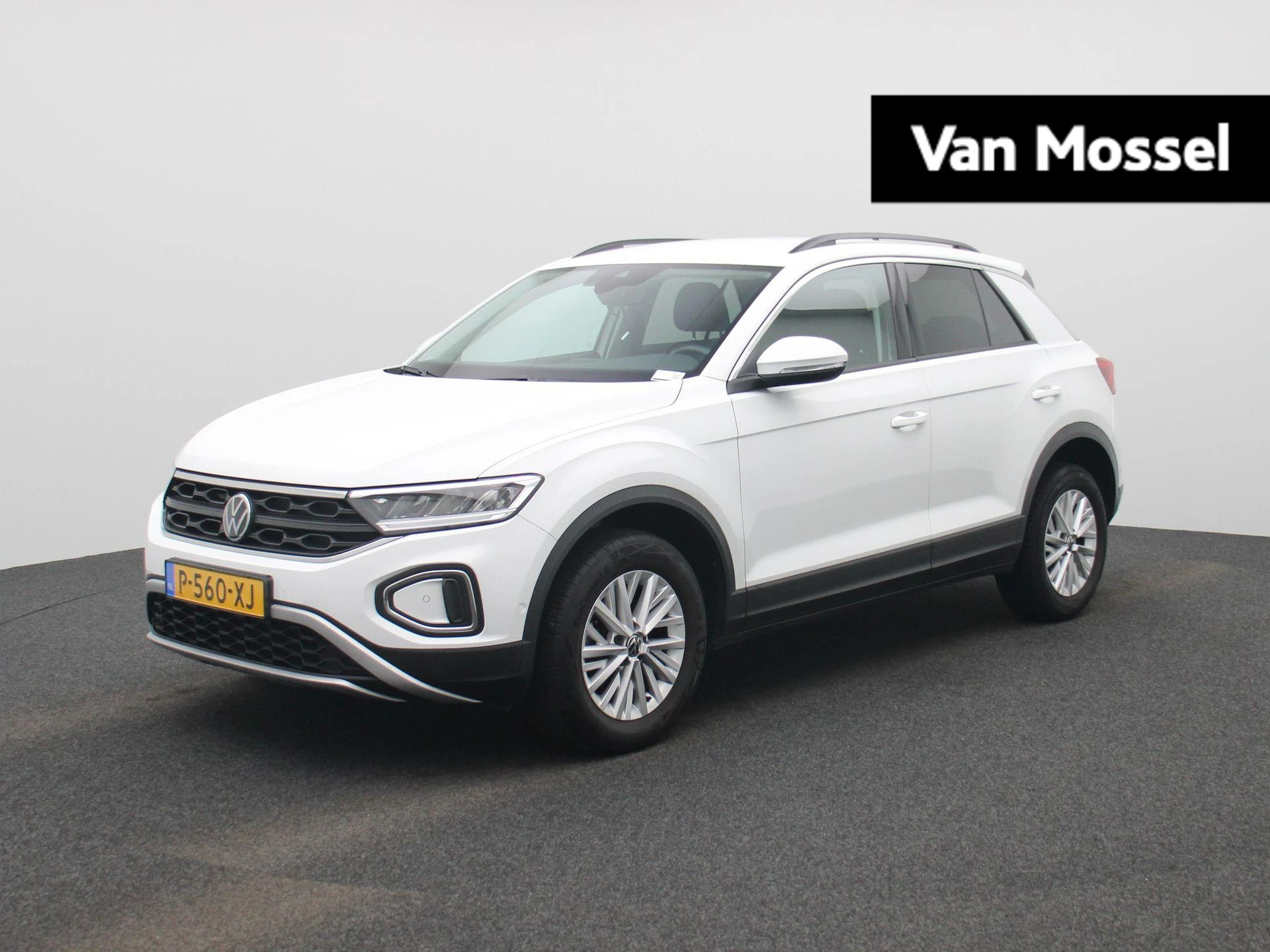 Volkswagen-T-Roc-image-0