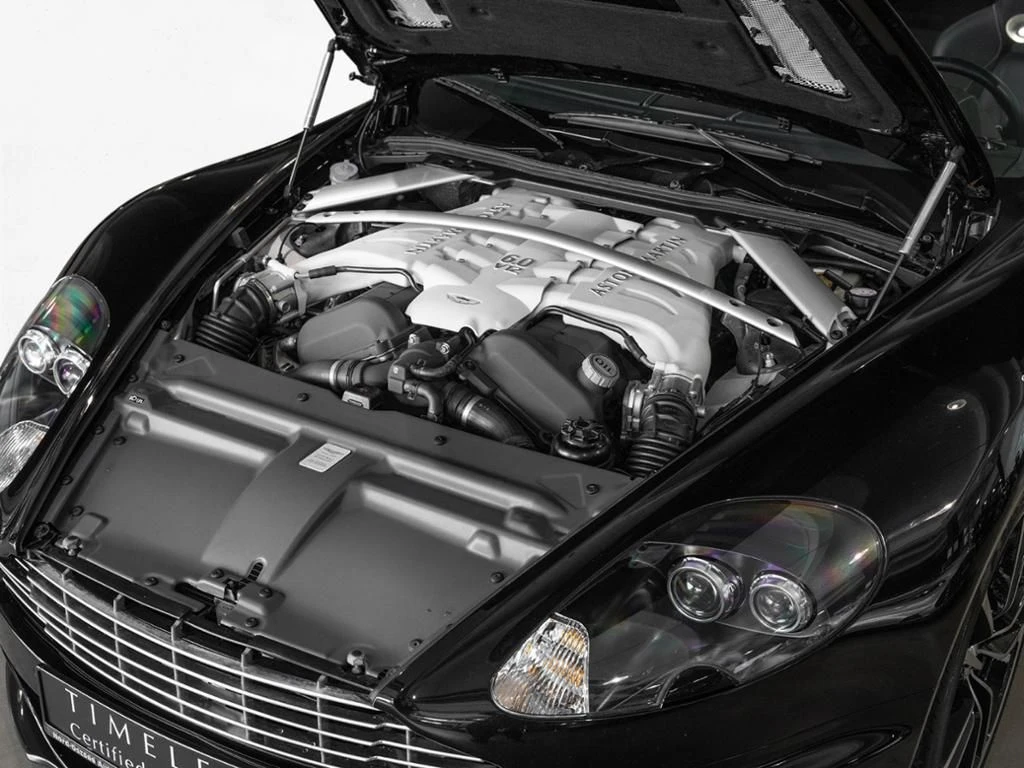 Aston Martin-DBS-image-28