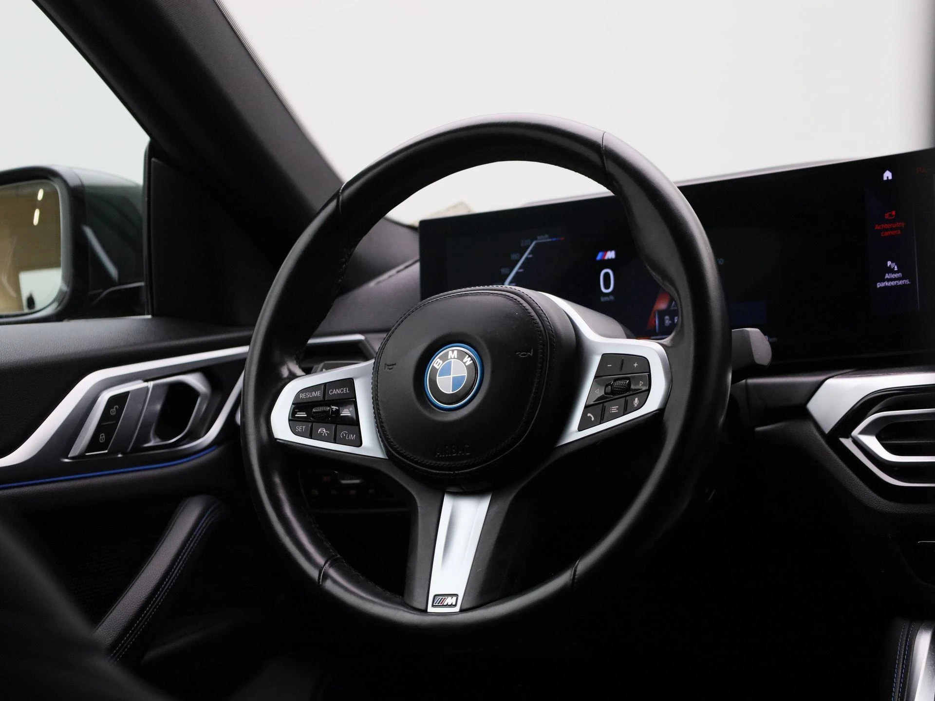 BMW-i4-image-42