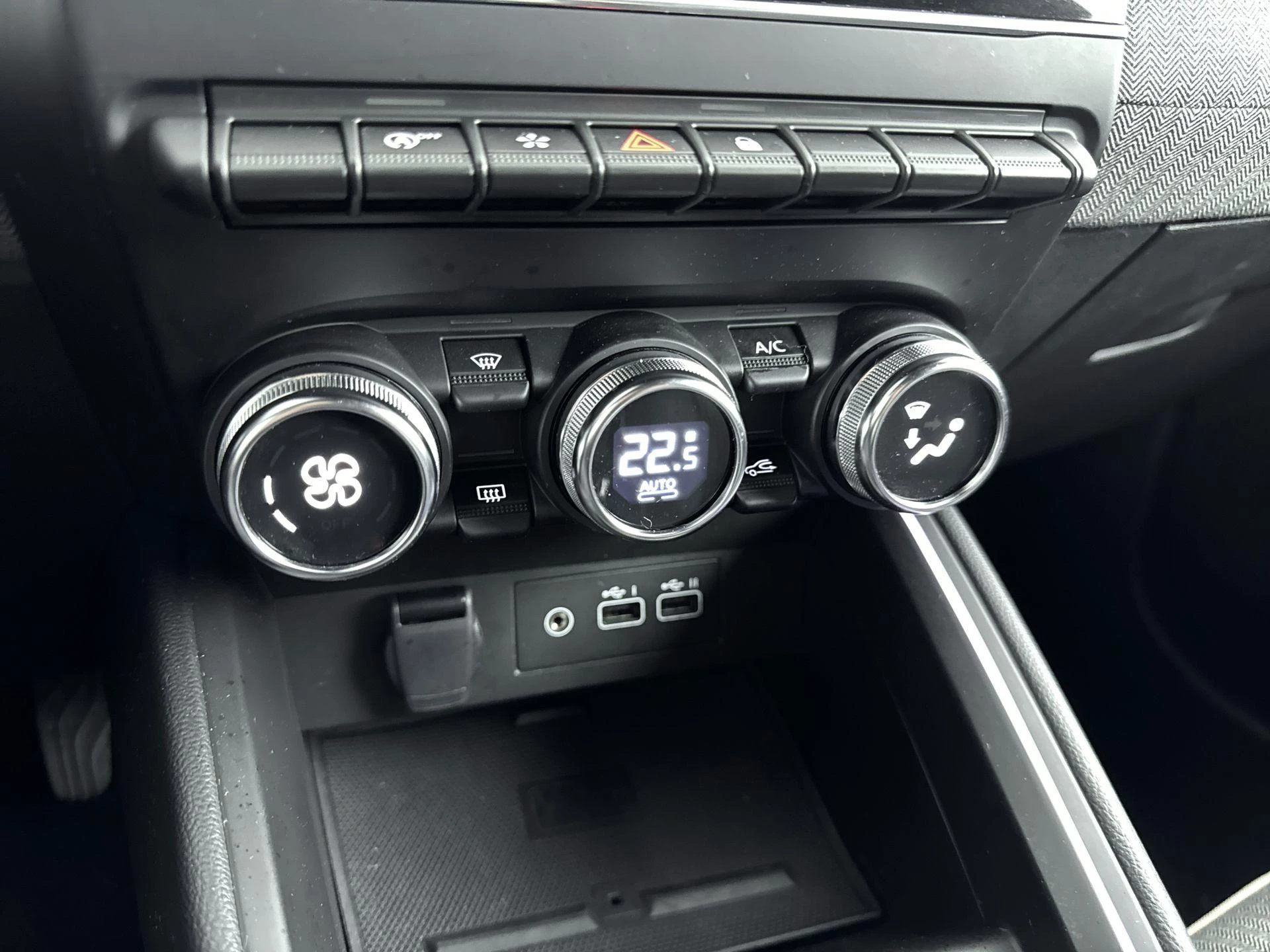 Renault-Clio-image-15