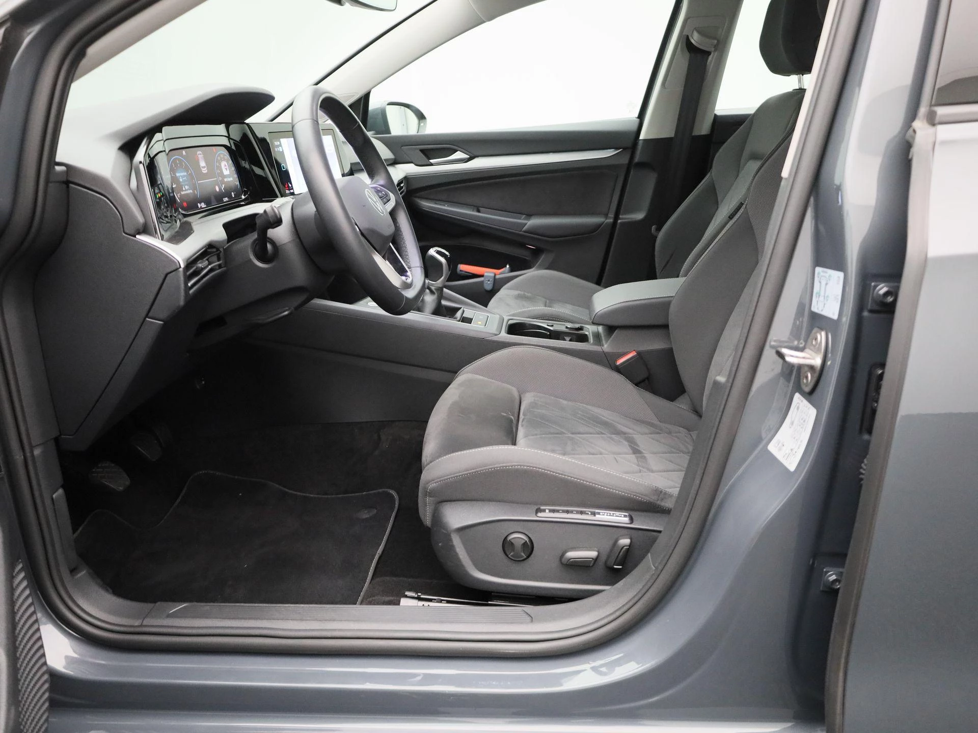 Volkswagen-Golf-image-10