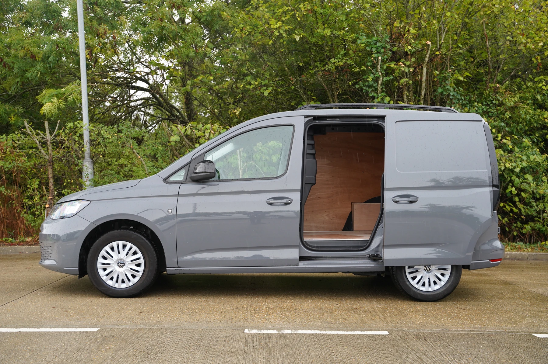 Volkswagen-Caddy-image-35
