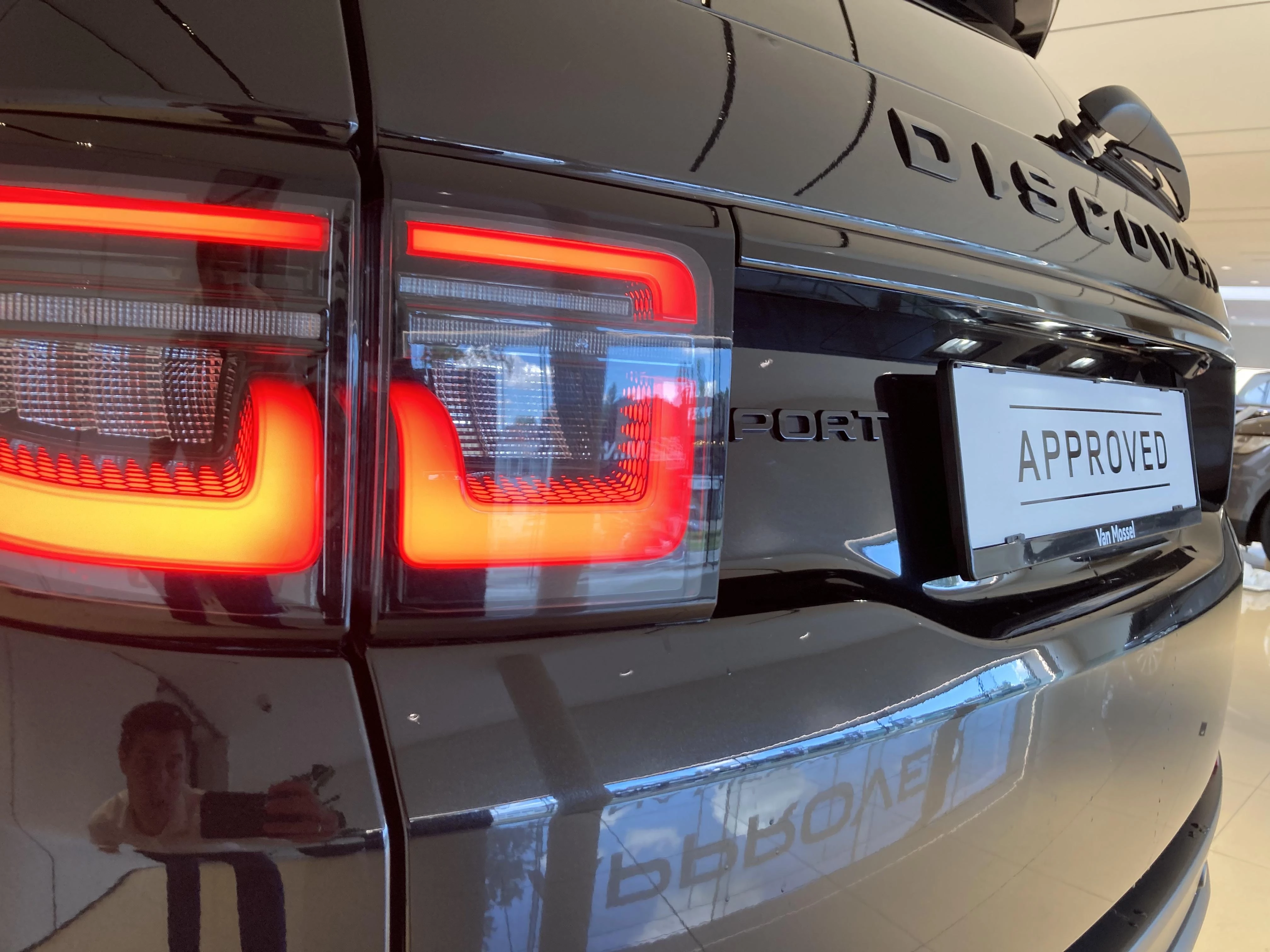 Land Rover-Discovery Sport-image-10