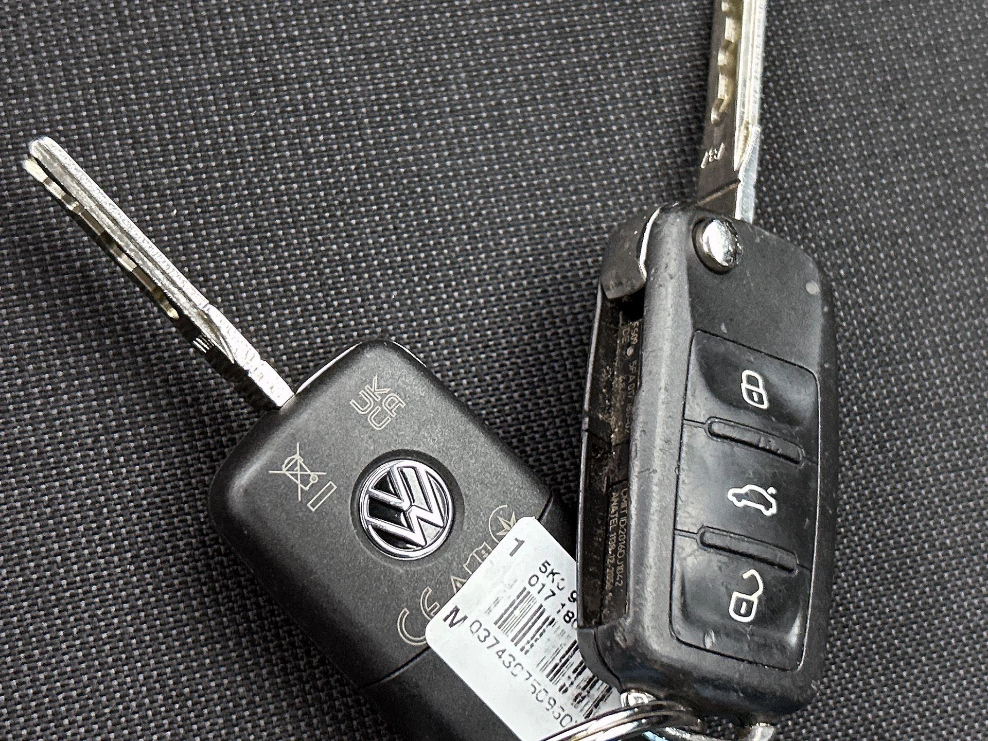 Volkswagen-up!-image-27