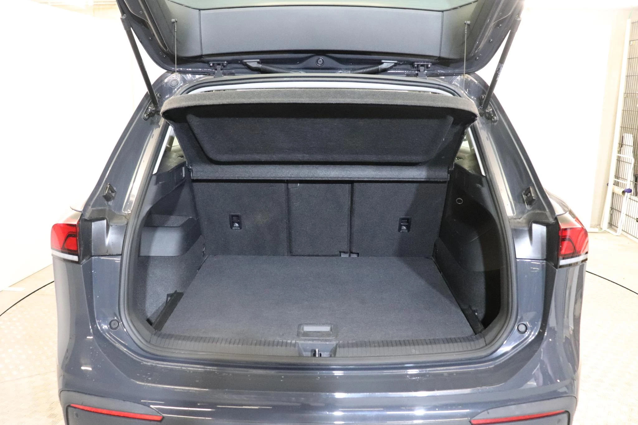 Volkswagen-Tiguan-image-10