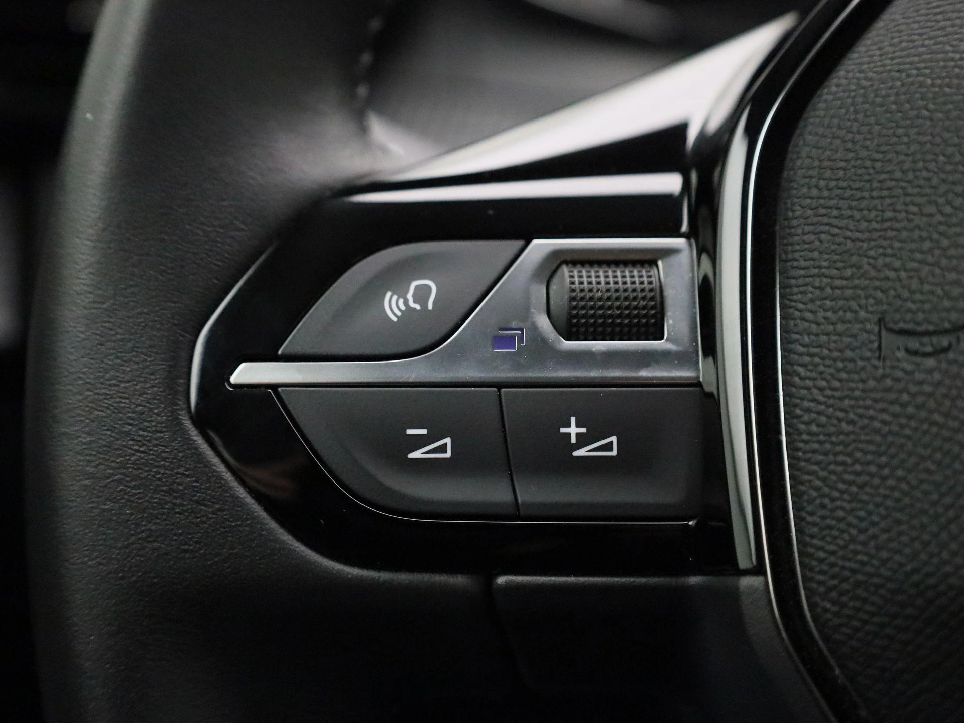 Peugeot-208-image-16