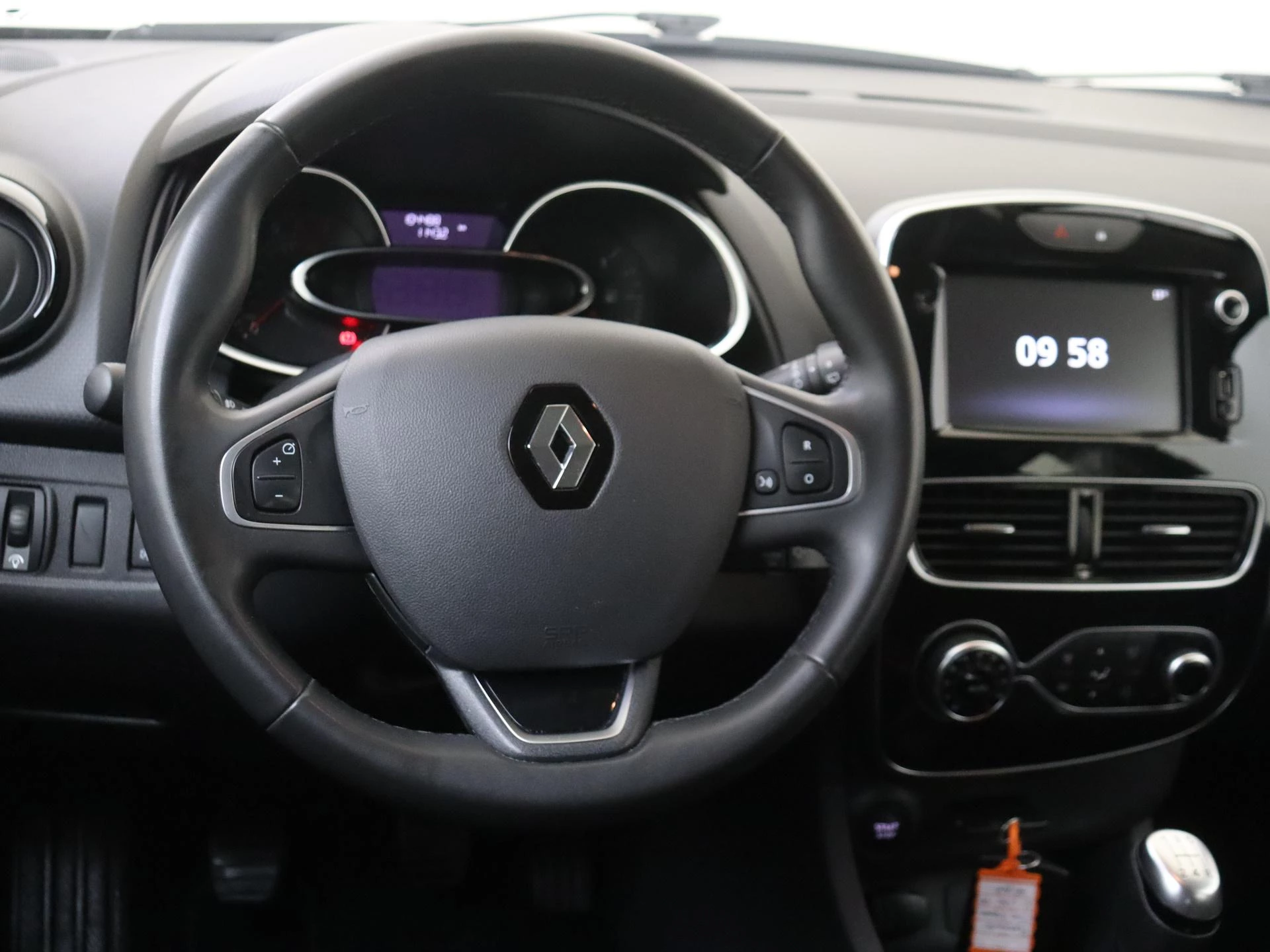 Renault-Clio-image-13