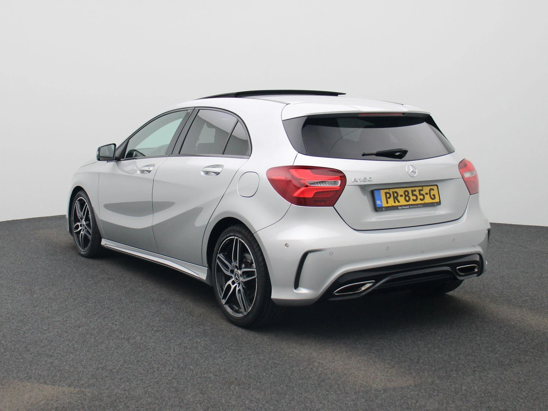 Mercedes-Benz-A-Klasse-image-1