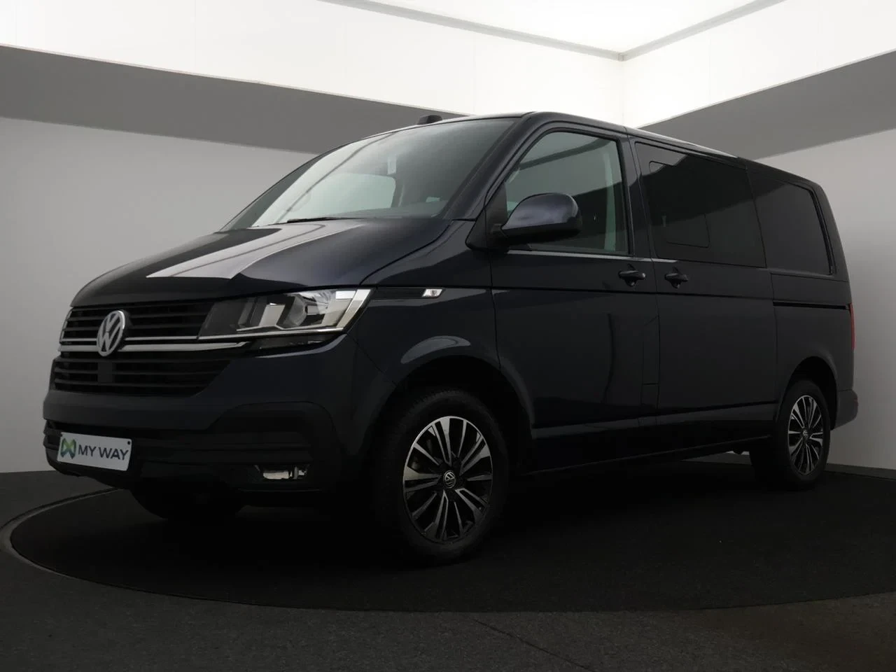 Volkswagen-Transporter-image-0