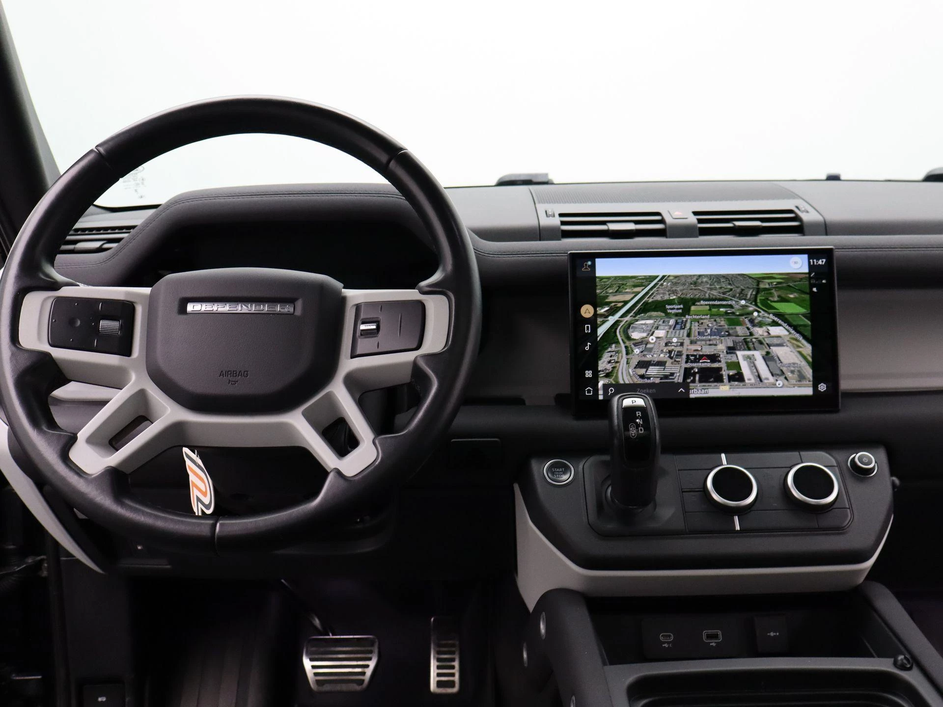 Land Rover-Defender-image-6