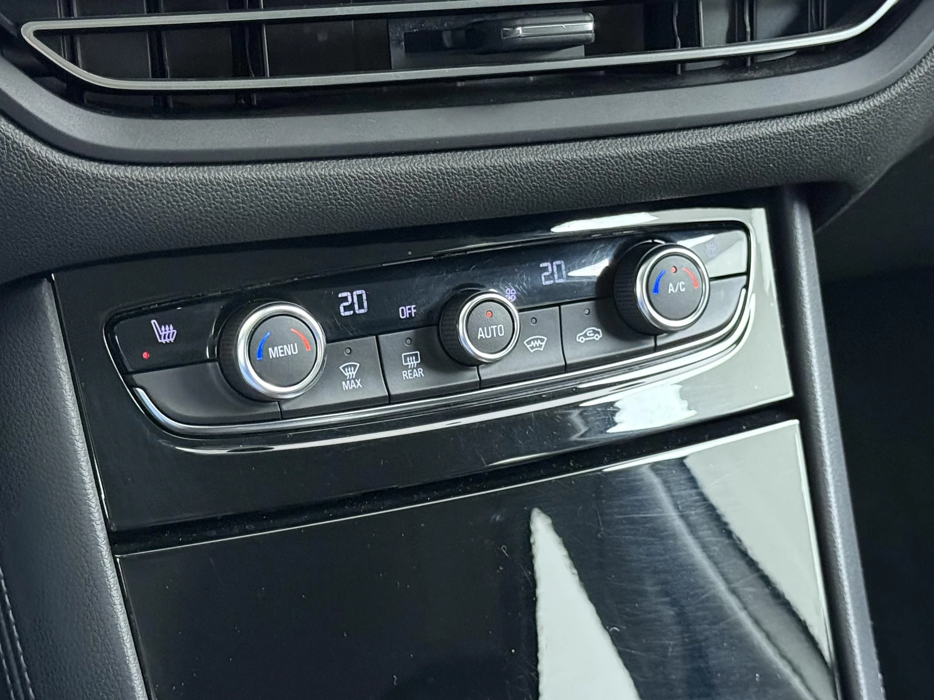 Opel-Grandland-image-31