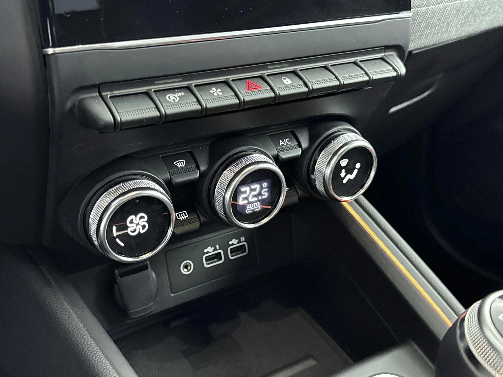 Renault-Clio-image-18