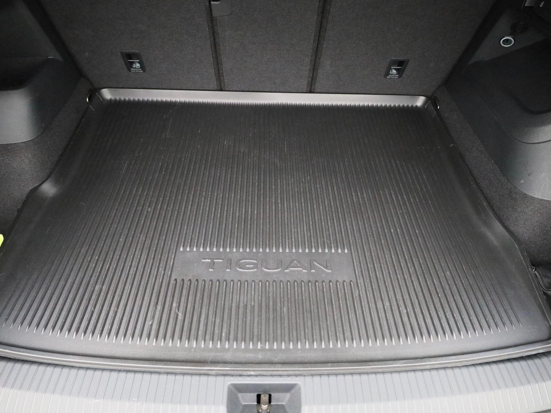 Volkswagen-Tiguan-image-13