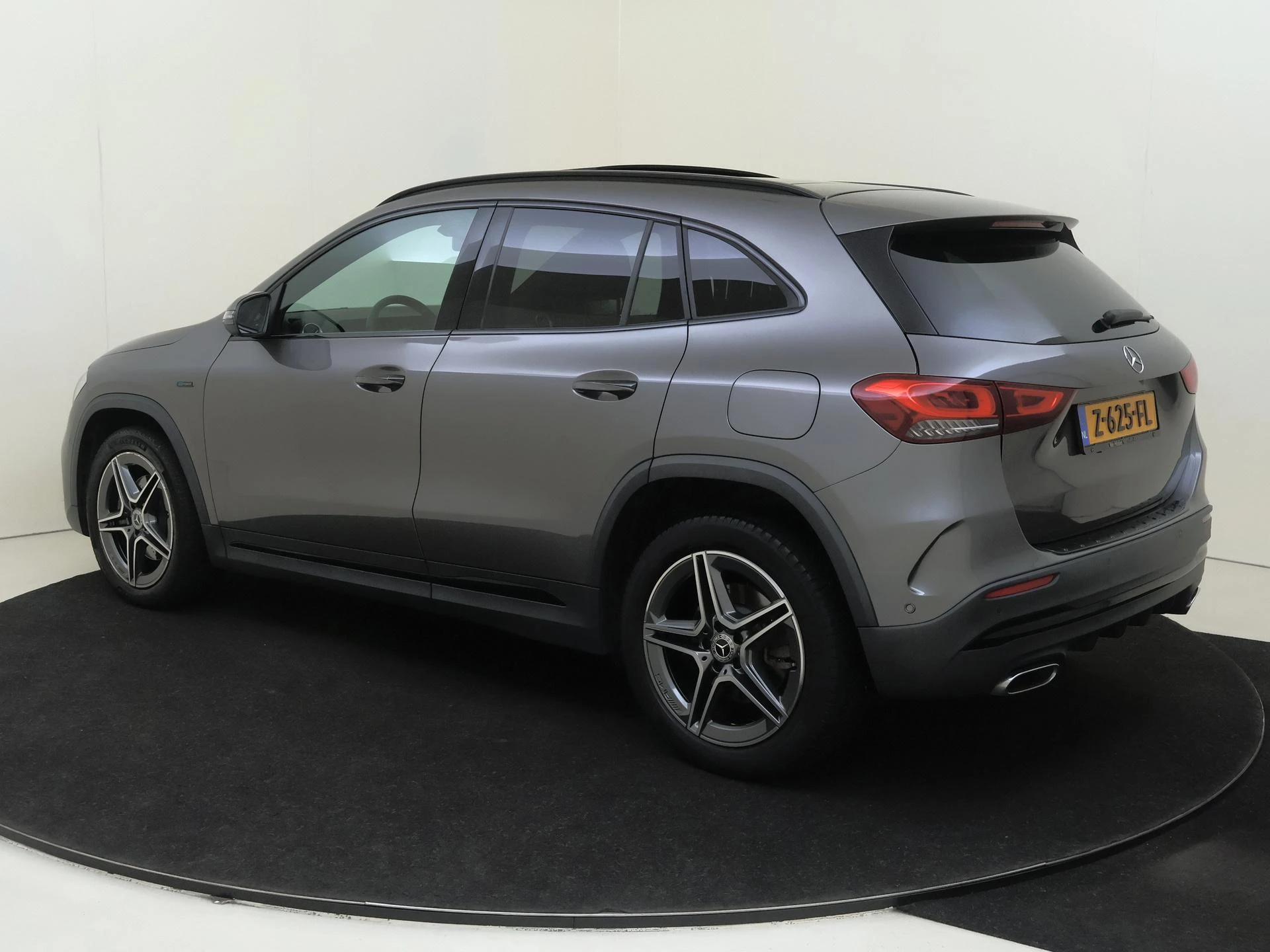 Mercedes-Benz GLA 250 e Business Solution AMG Limited