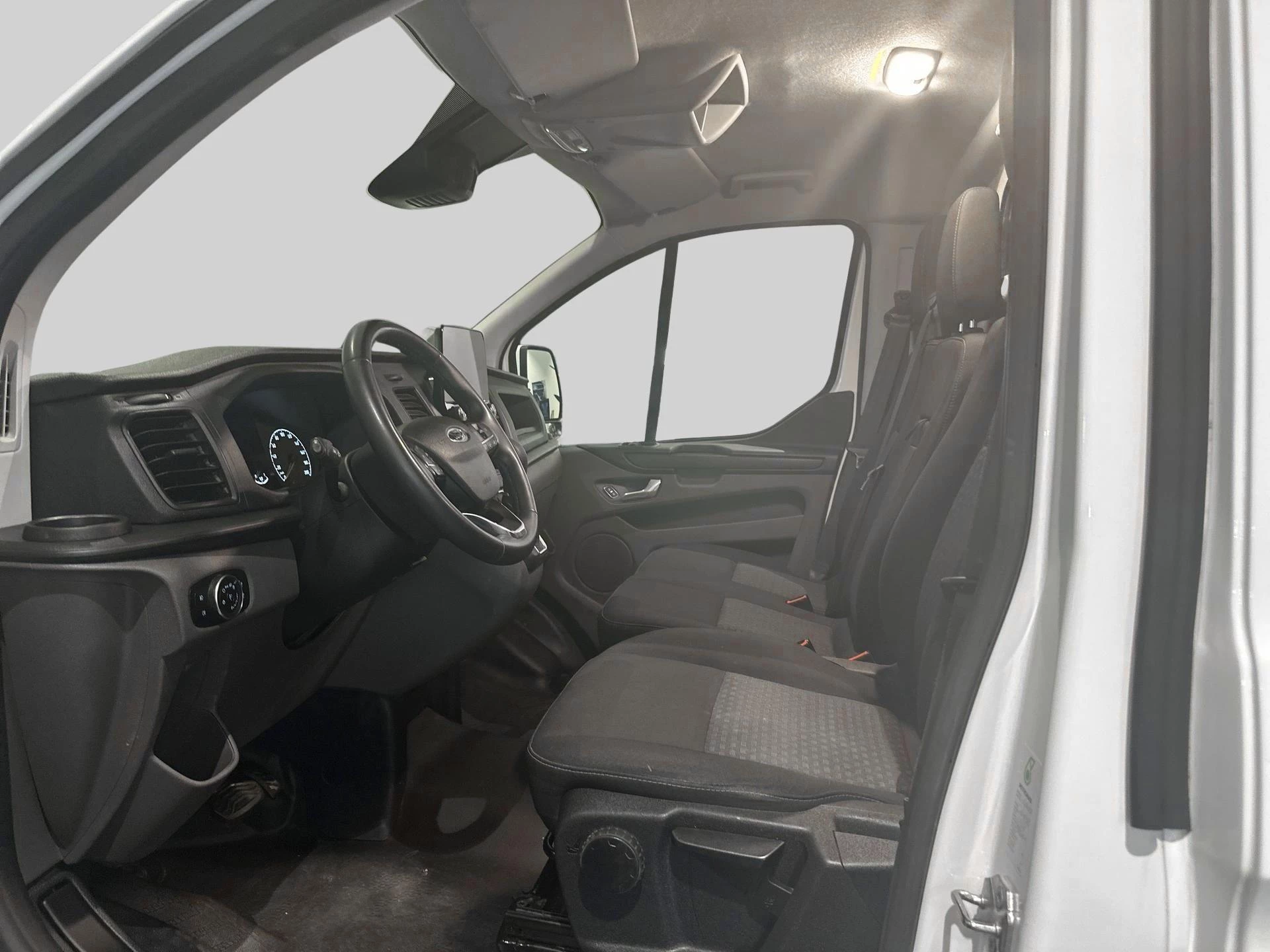 Ford-Transit Custom-image-7