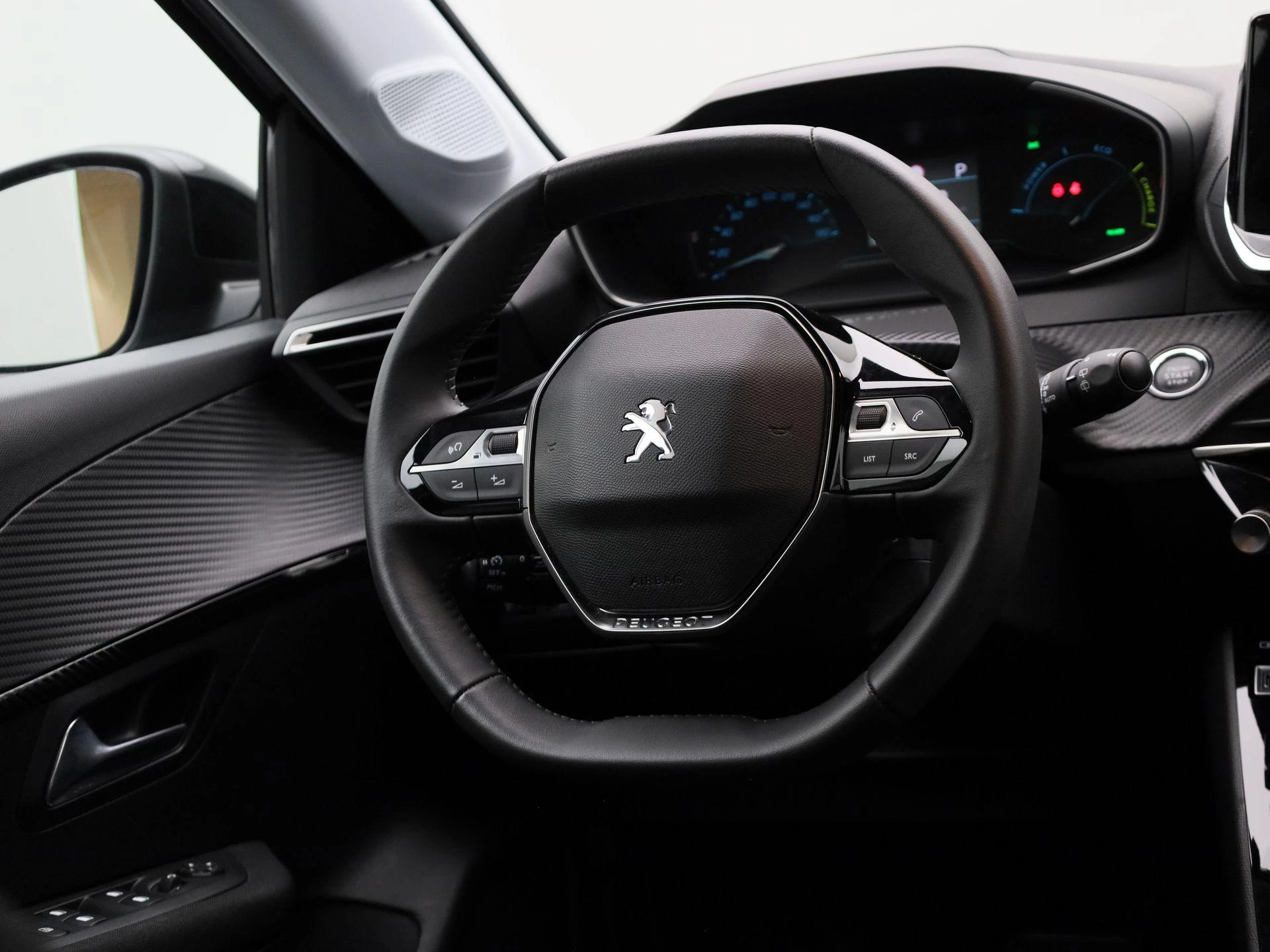 Peugeot-e-208-image-36