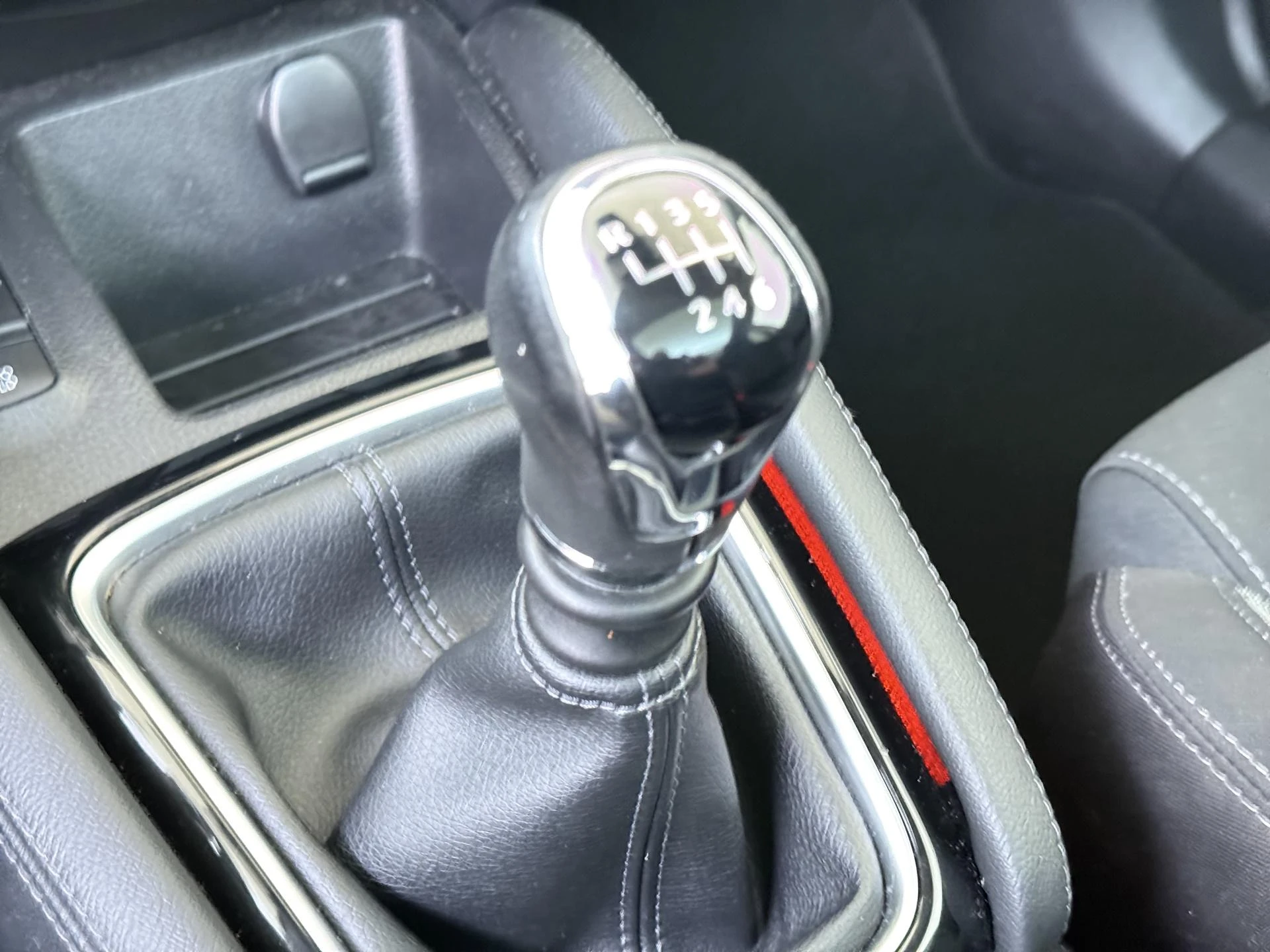 Nissan-QASHQAI-image-12
