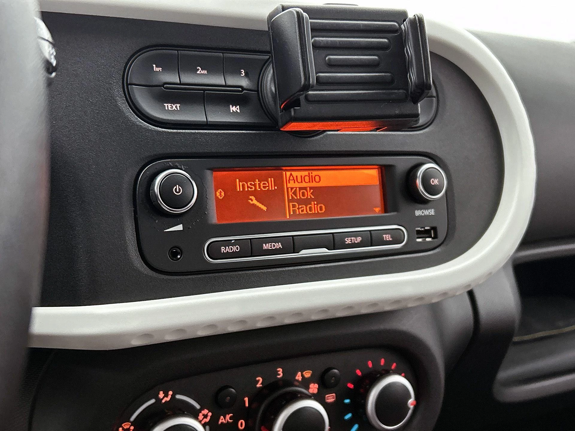 Renault-Twingo-image-6