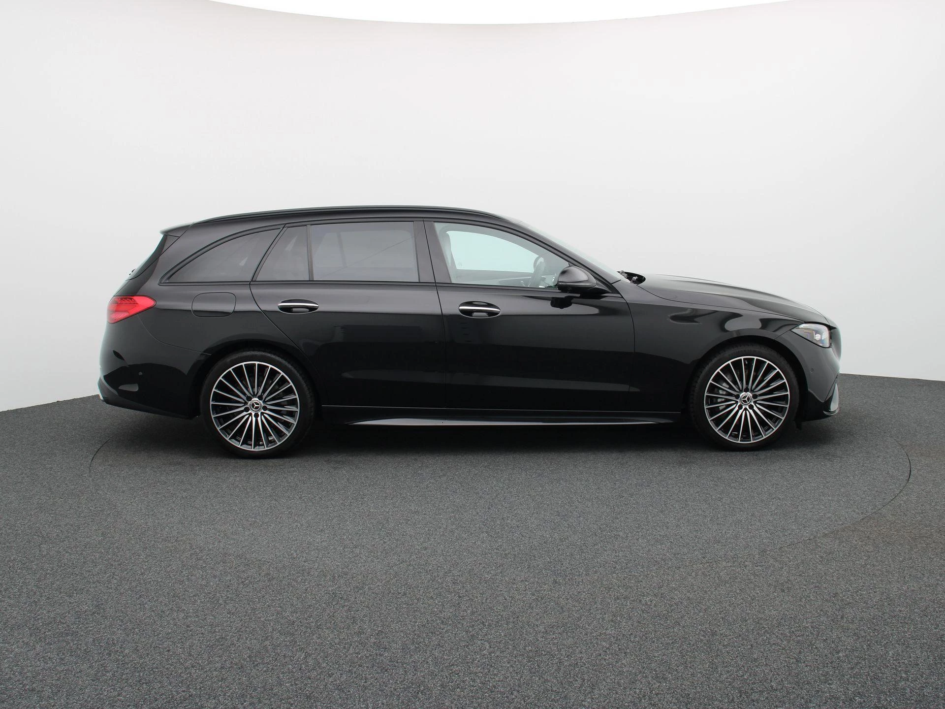 Mercedes-Benz C-Klasse 300 e Break Star Edition + LEDER + DIGITAL LIGHT + PANORAMISCH DAK +