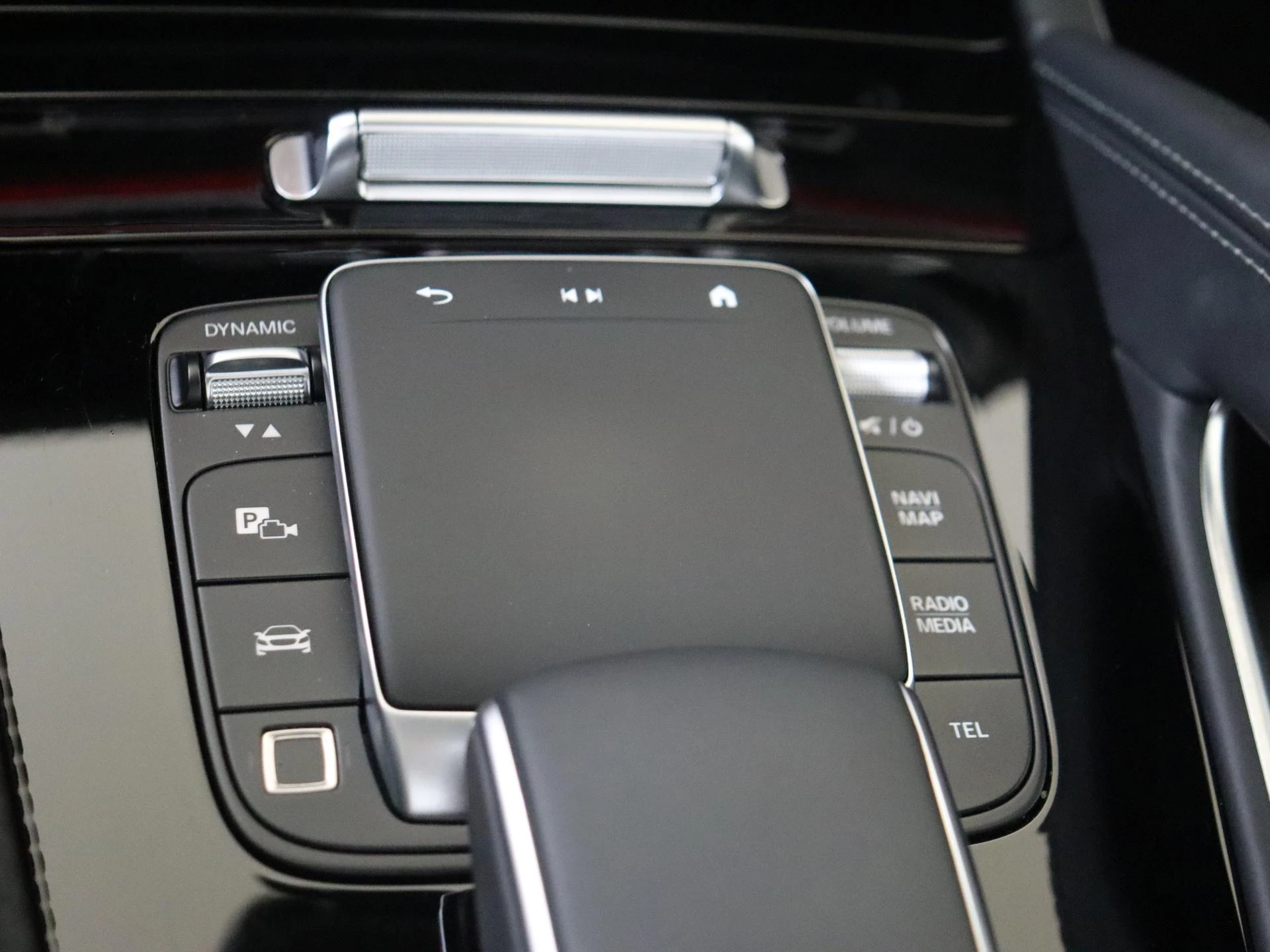 Mercedes-Benz-GLE-image-29