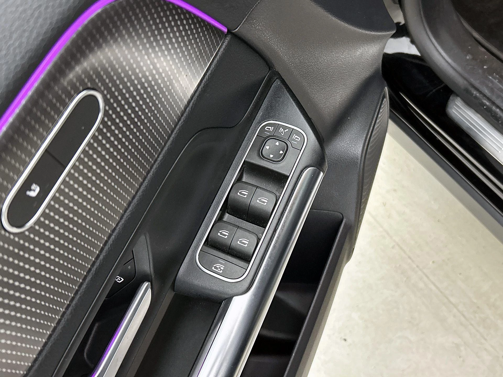 Mercedes-Benz-EQA-image-23