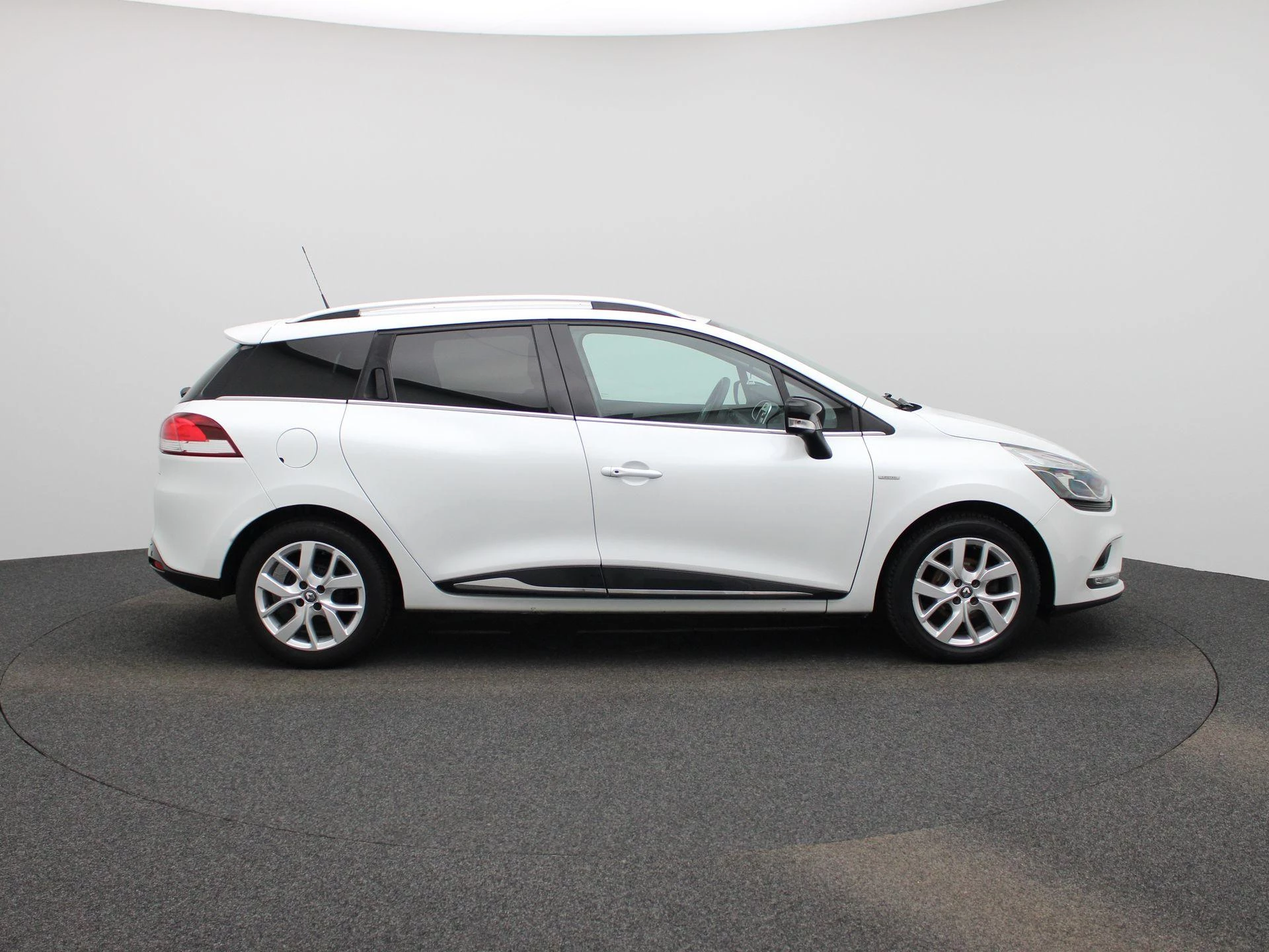 Renault-Clio-image-5