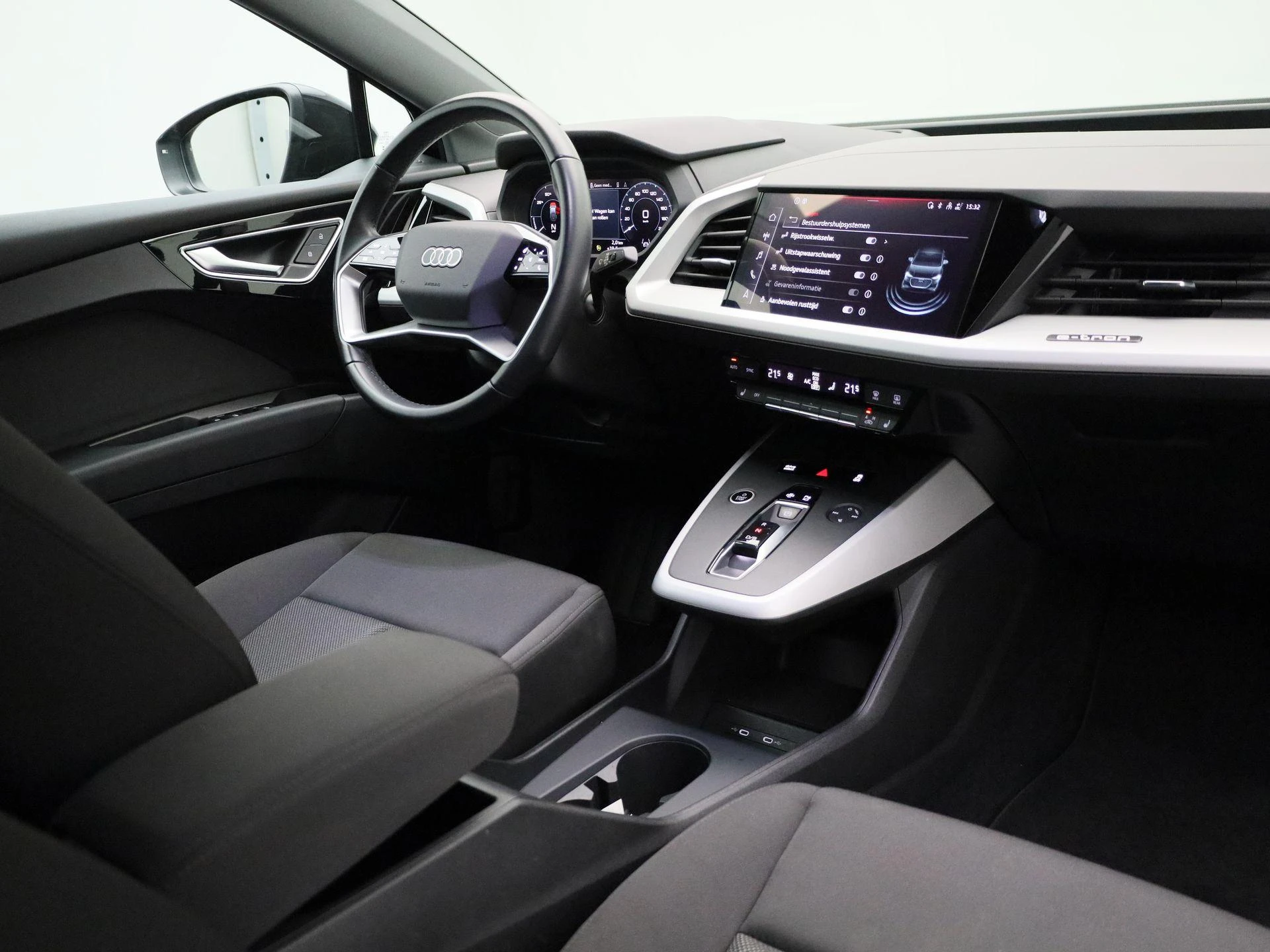 Audi-Q4 Sportback e-tron-image-48