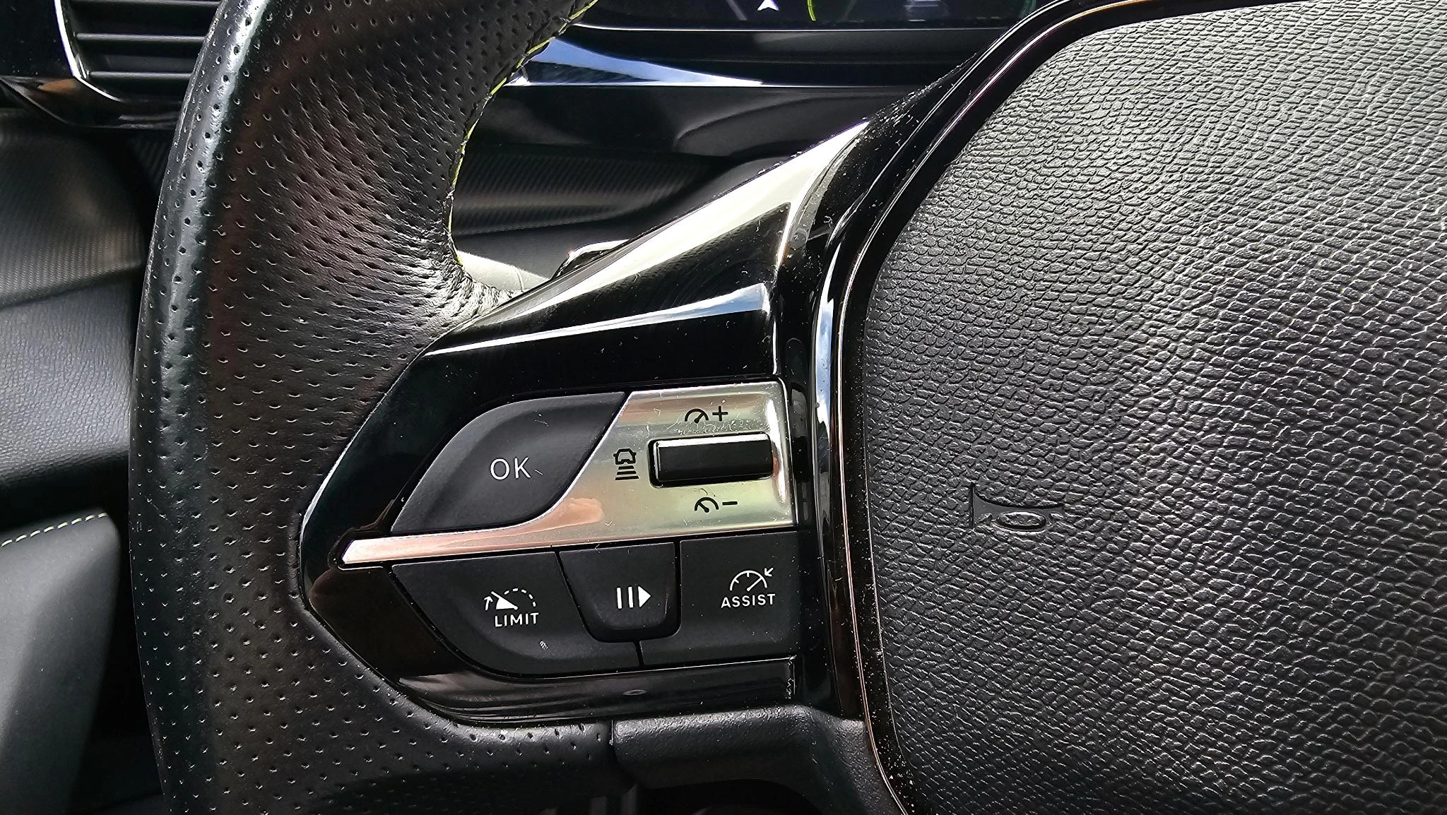 Peugeot-408-image-16