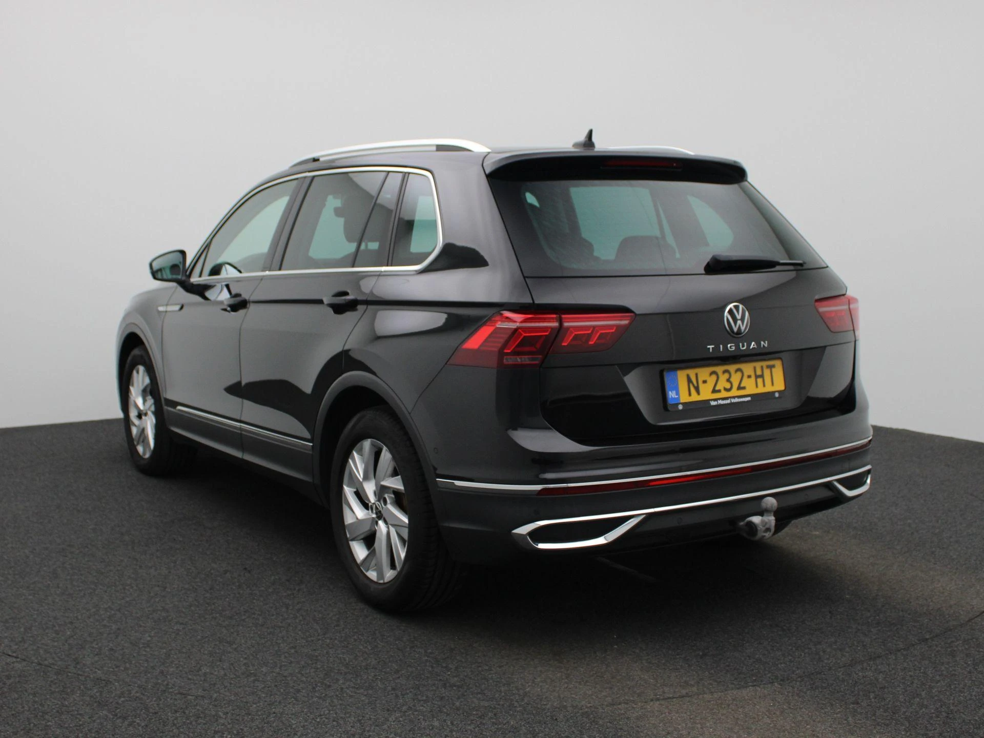 Volkswagen-Tiguan-image-1