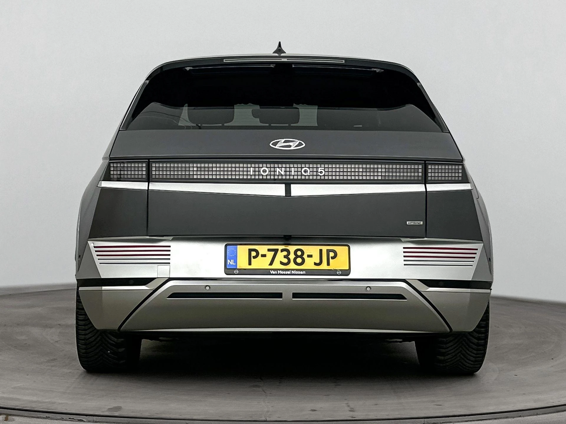 Hyundai-IONIQ 5-image-2